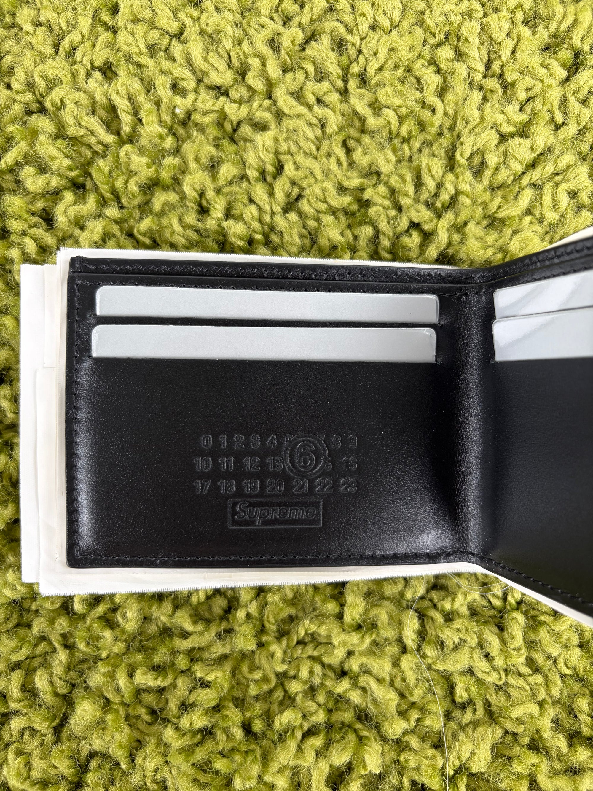 Portafoglio Supreme MM6 X Maison Margiela nero e bianco