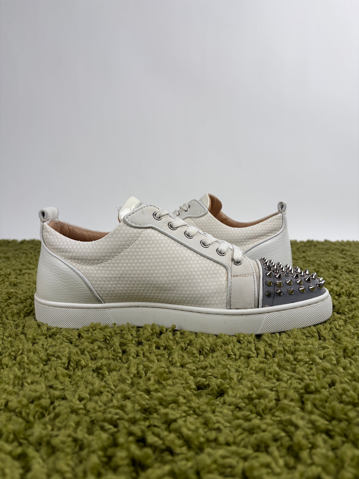 Christian Louboutin Spikes Low Bianca 43