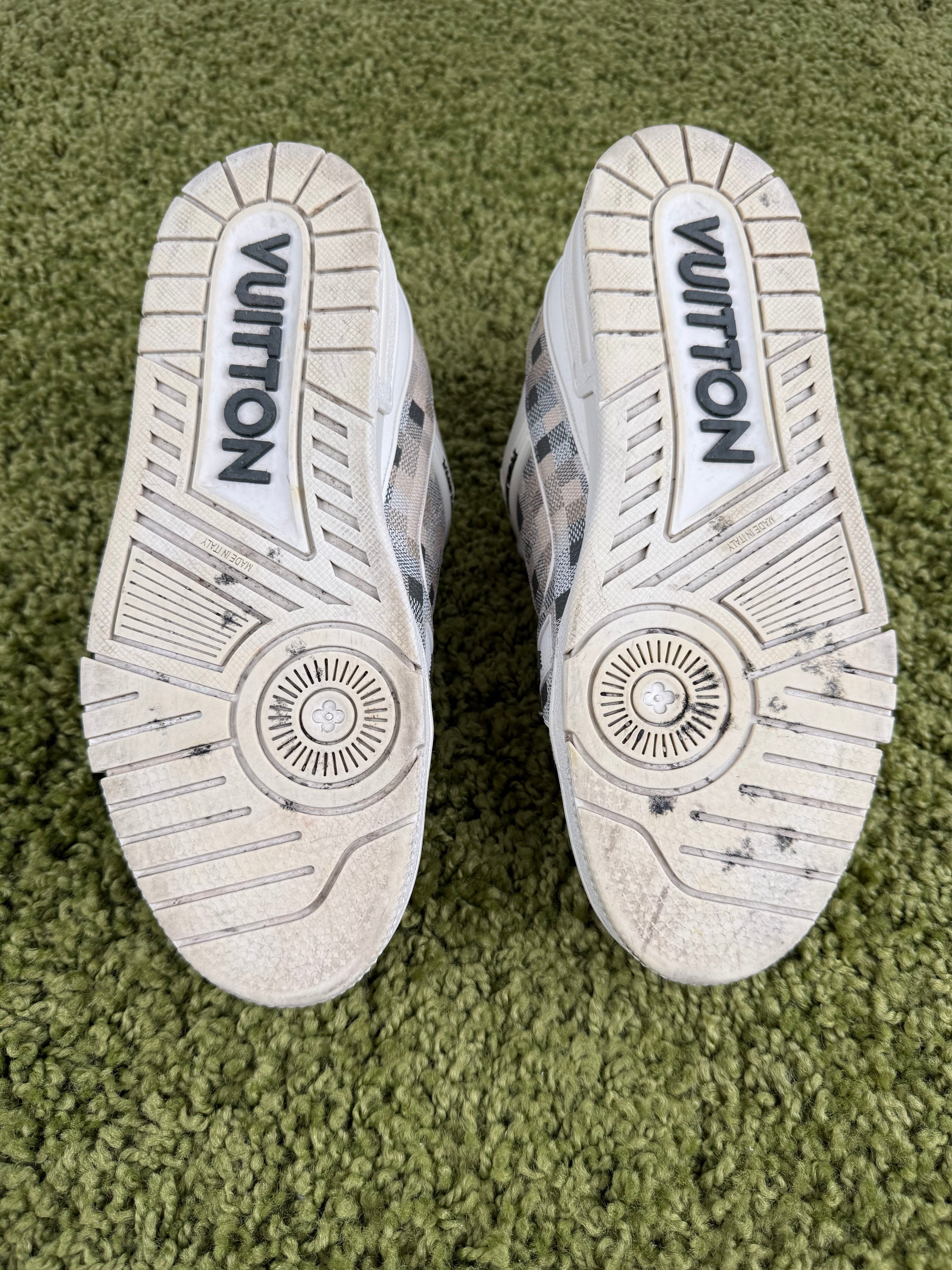Louis Vuitton Trainer 41 veste 42
