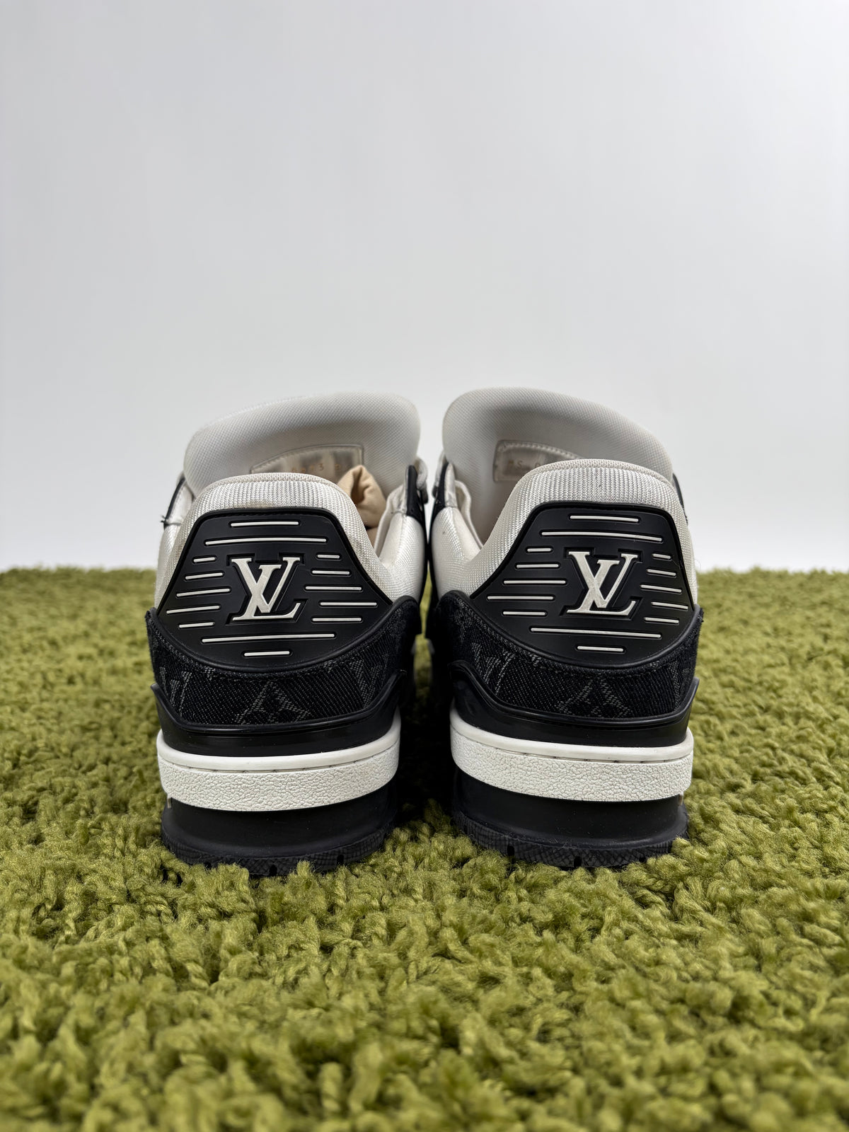Louis Vuitton Trainer in Denim Nera  8.5