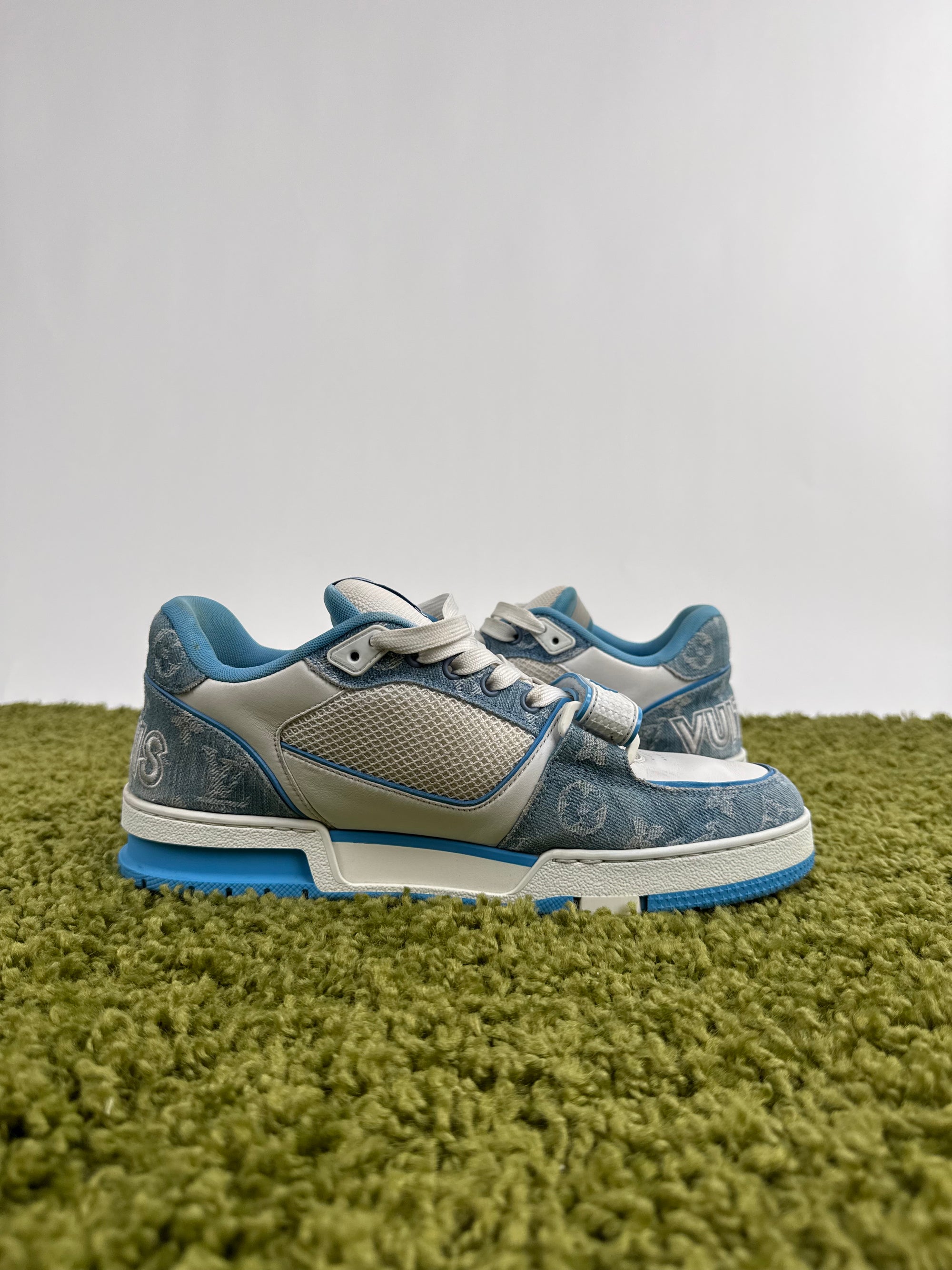 Louis Vuitton Trainer 42 veste 43