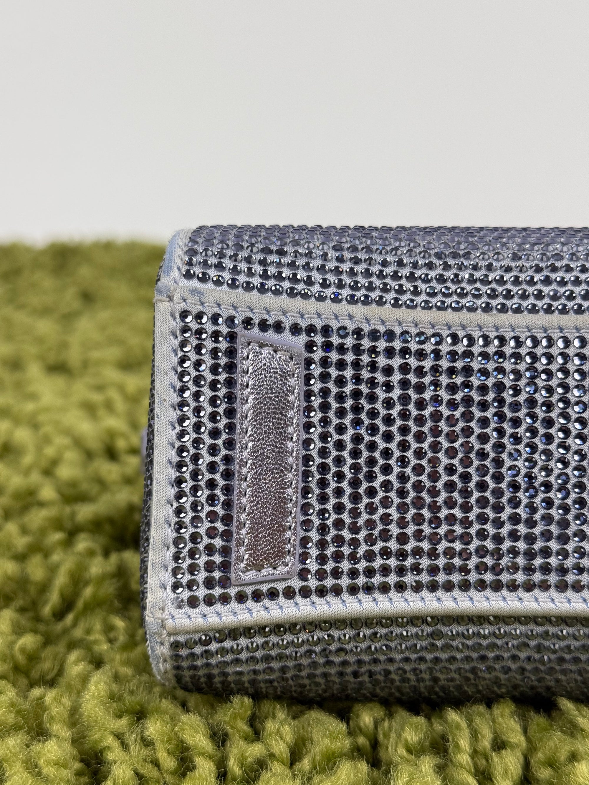 Borsa Micro Antigona In raso Con strass lavanda Viola