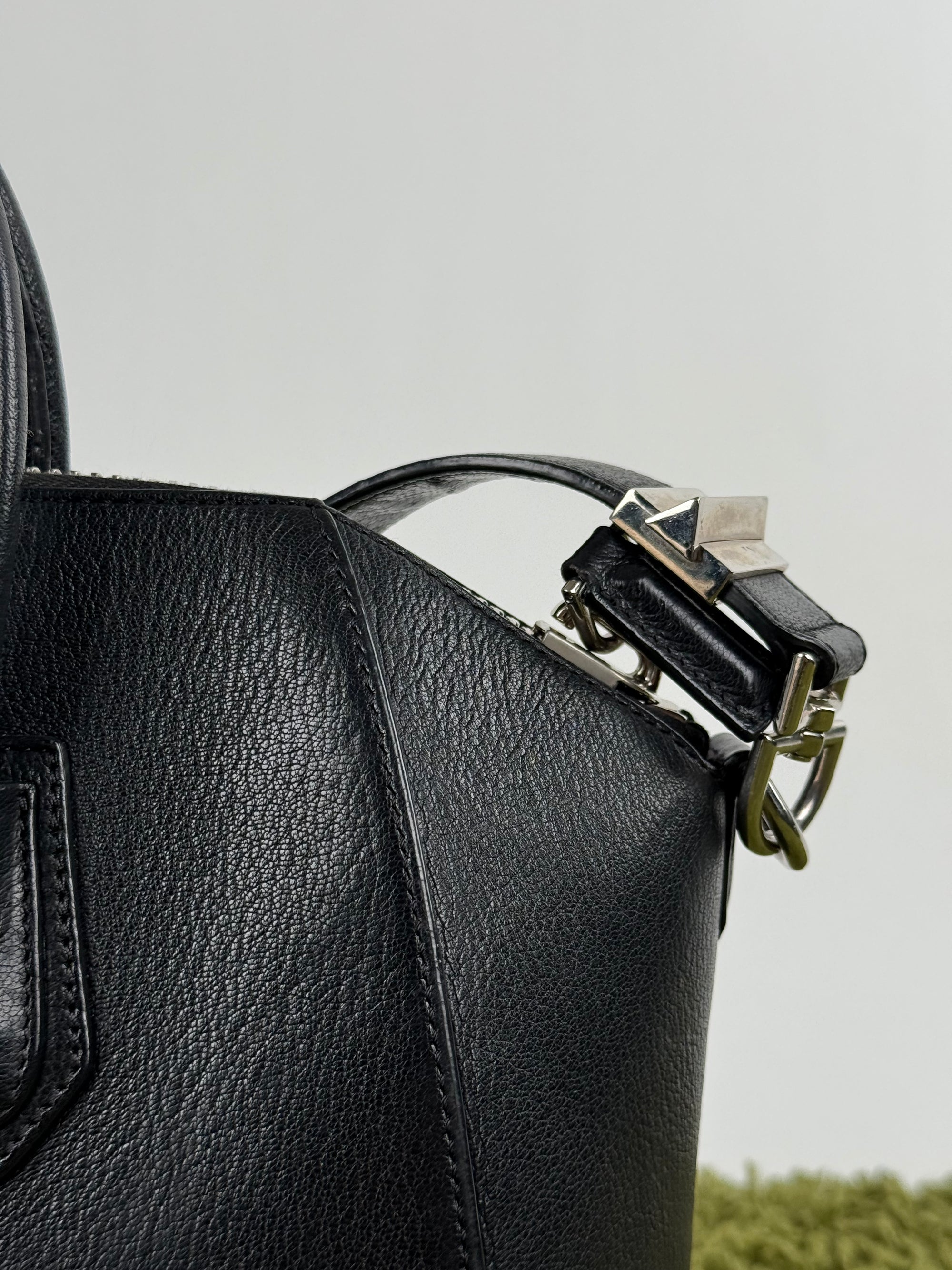 Borsa Antigona Givenchy in pelle Nera