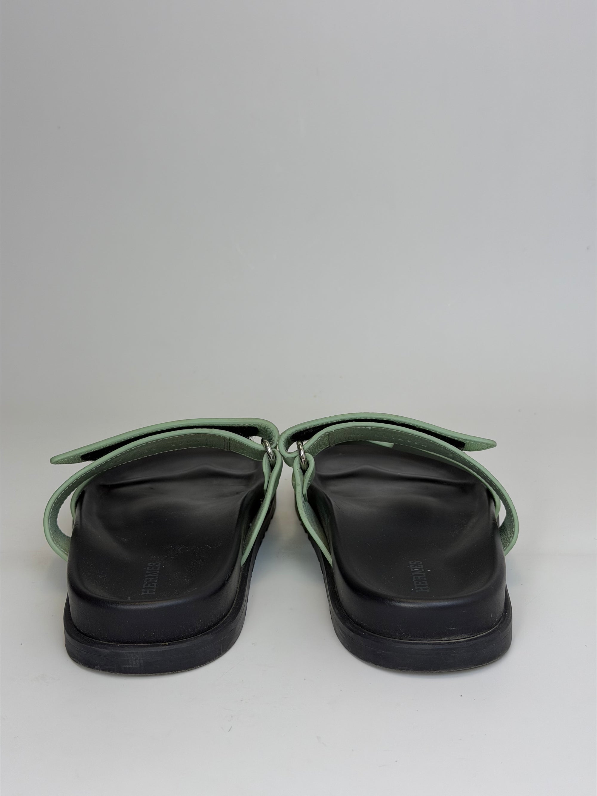 Sandalo Hermès Size 35 neri e verdi