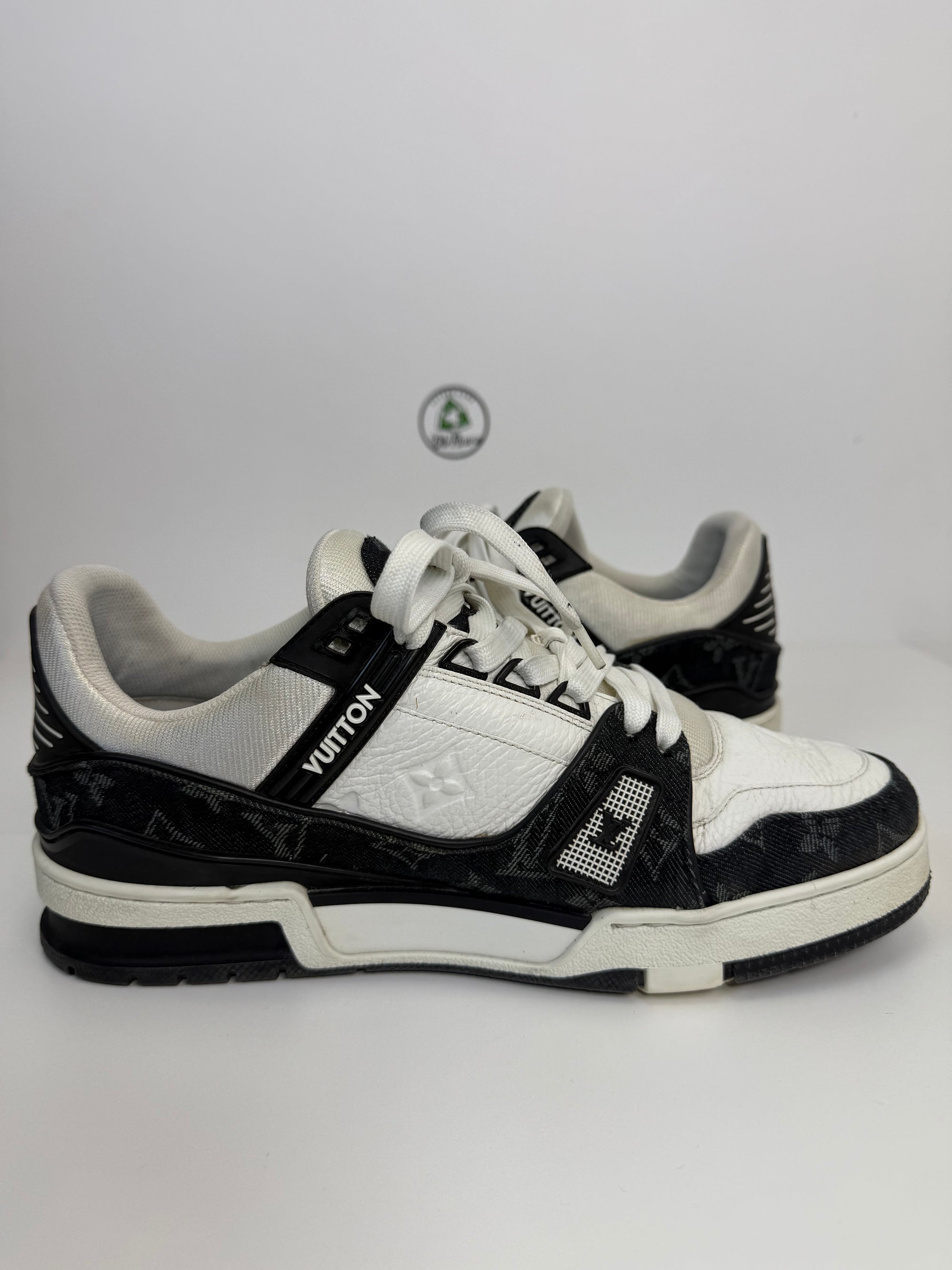 Louis Vuitton trainer 42