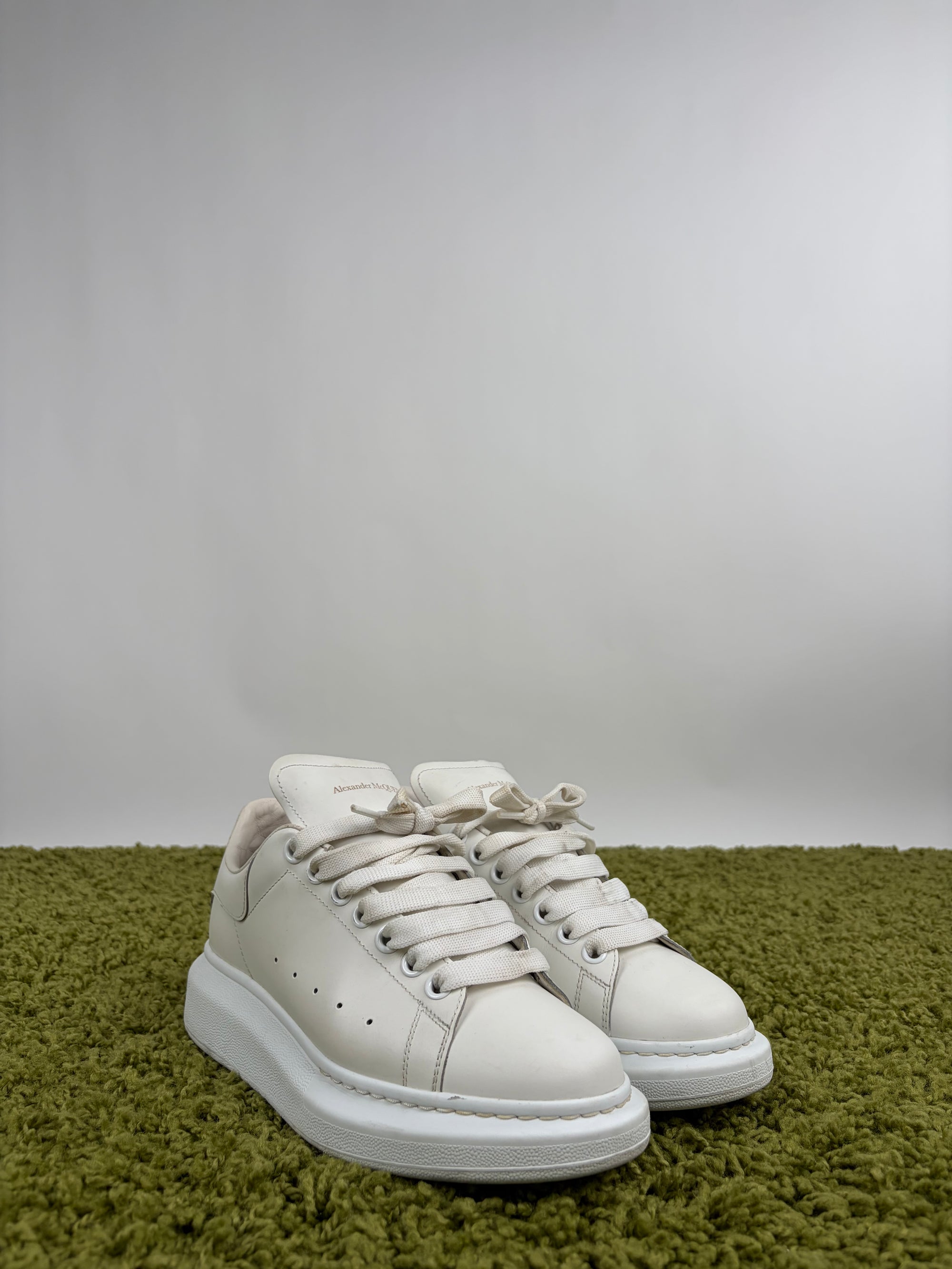 Mcqueen Size 39 bianche