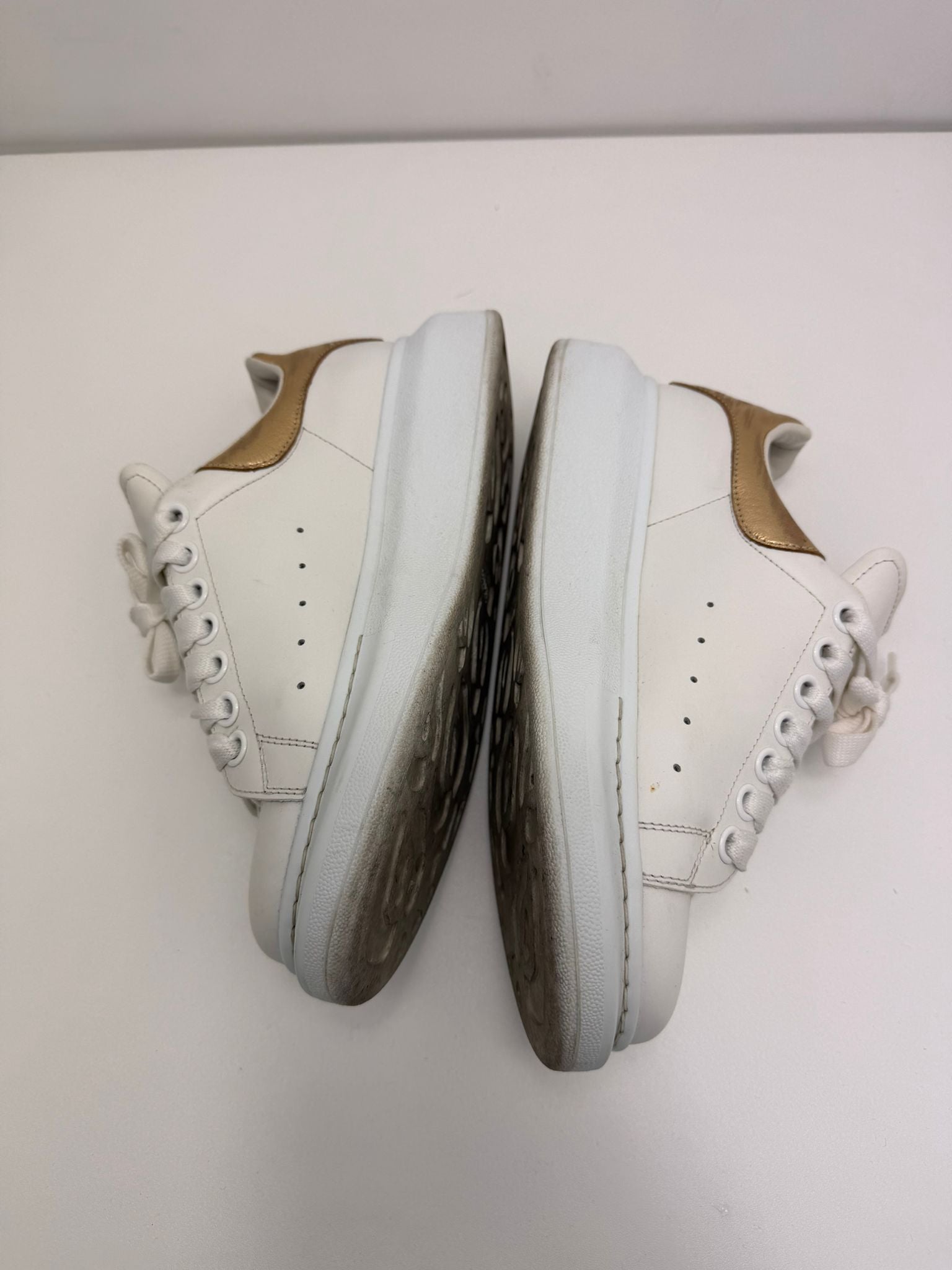 Alexander McQueen 37 bianca oro