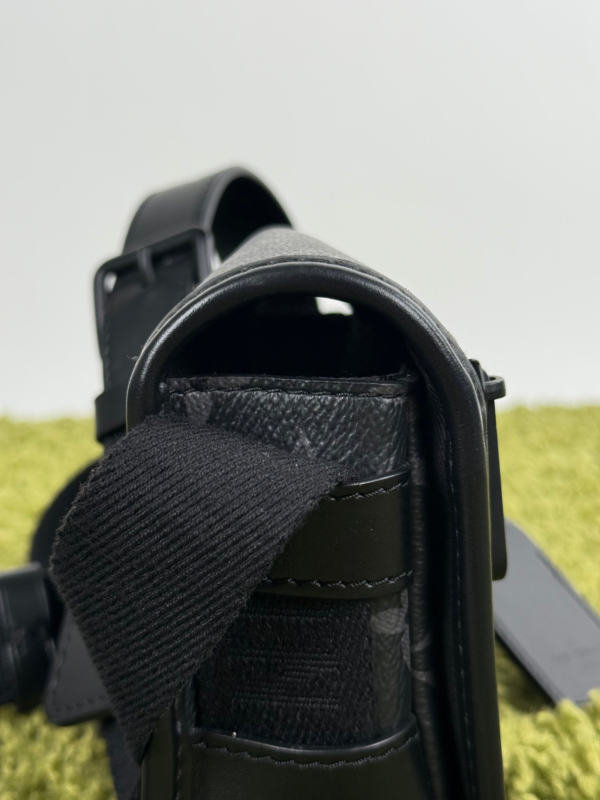 Portafoglio Indossabile Louis Vuitton Nero