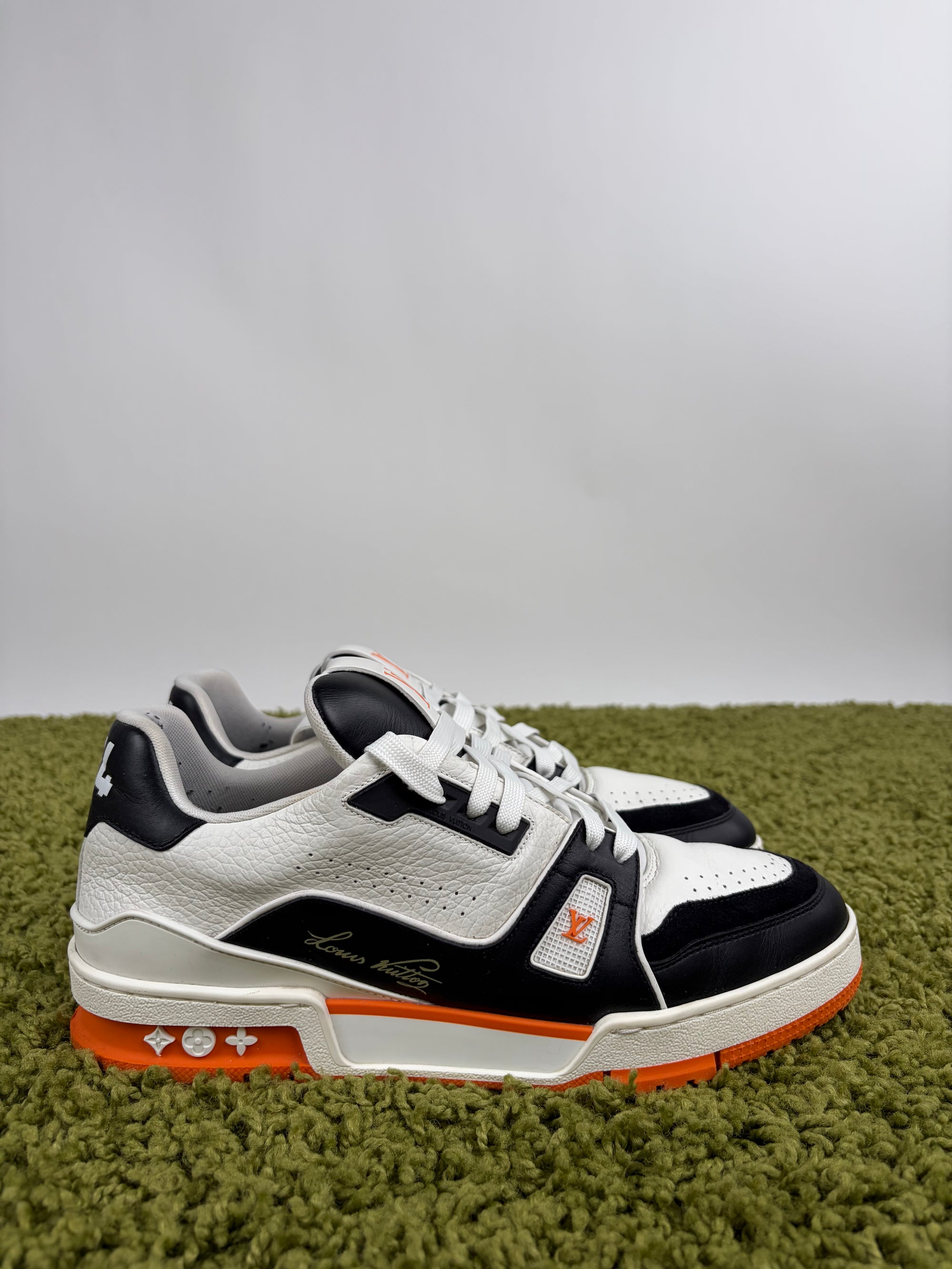 Louis Vuitton trainer Size 8=42 calza 43 bianche nere e arancioni