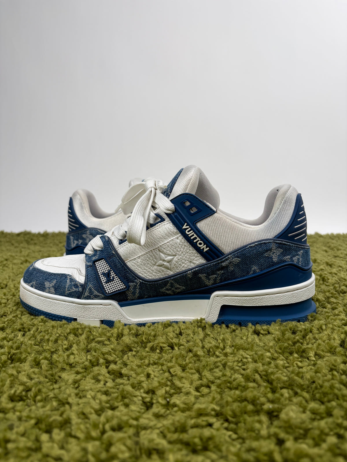 Louis Vuitton Trainer in Denim Blu 7.5