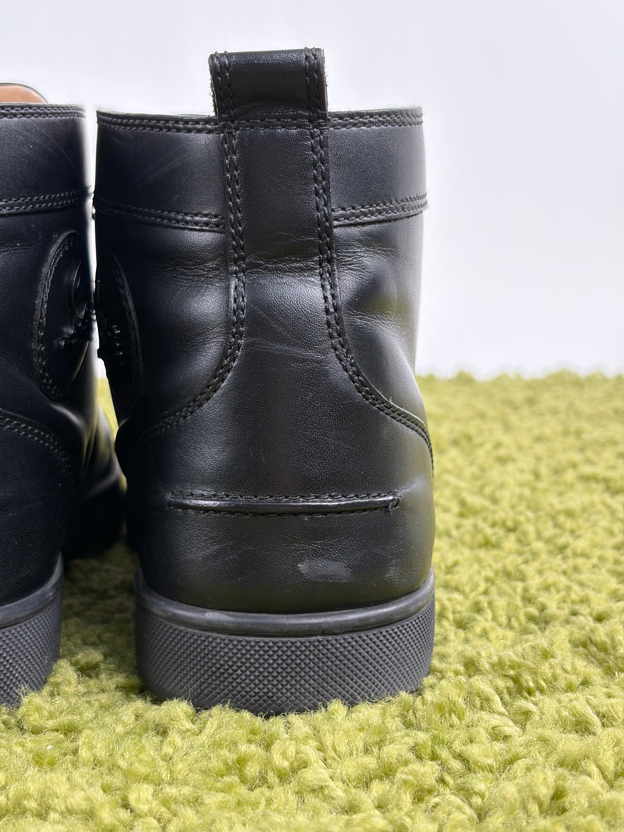 Louboutin alta Size 42 nera