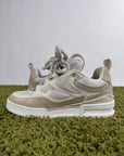 Louis Vuitton Skate beige 6.5