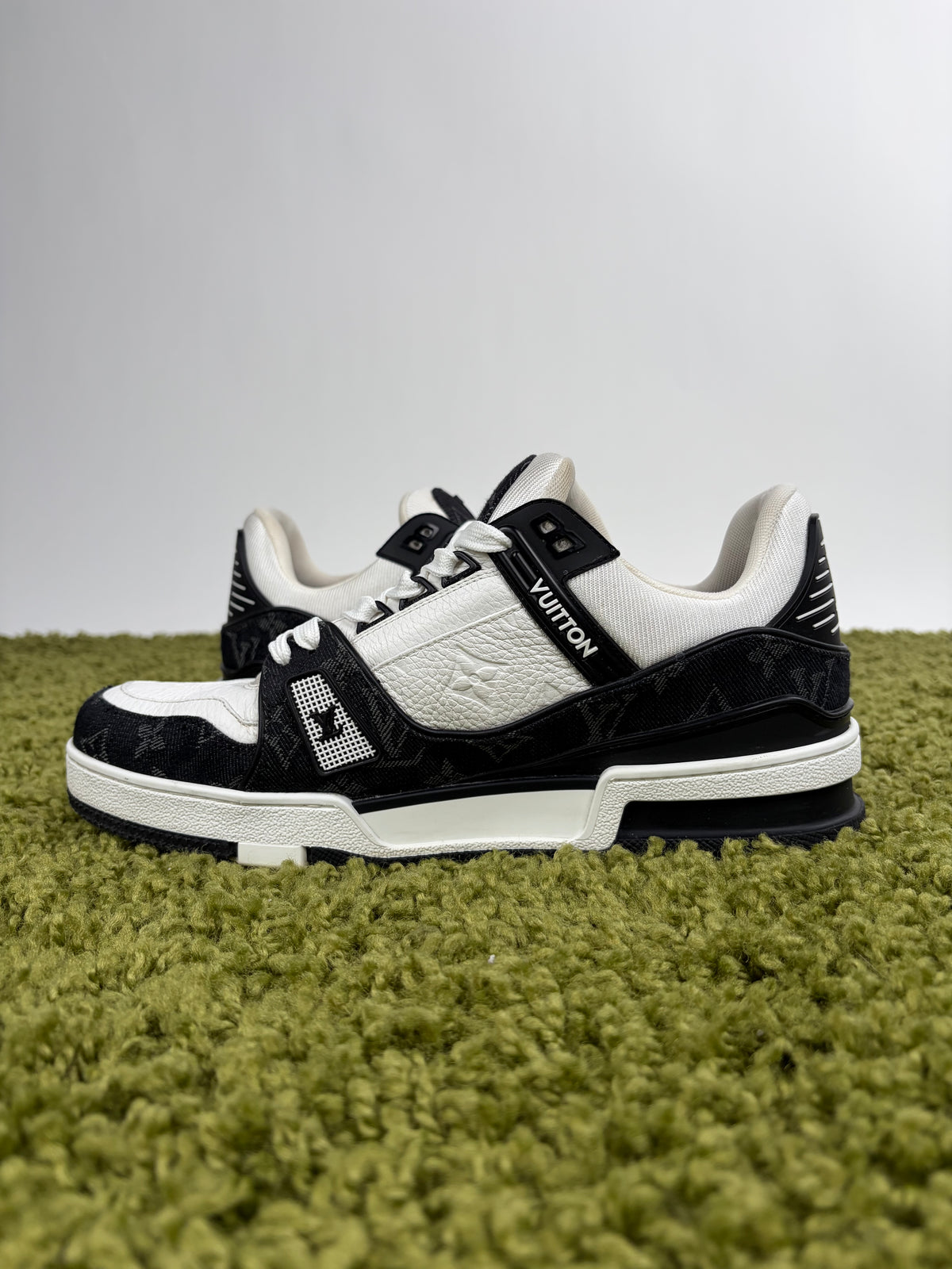 Louis Vuitton Trainer in Denim Nero 7.5