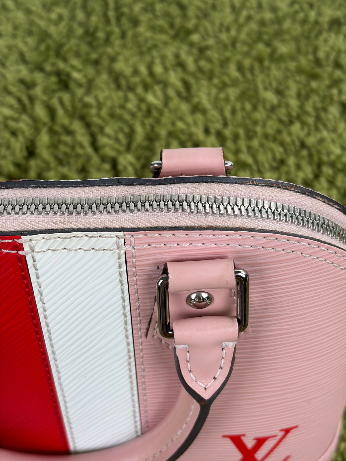 Borsa Louis Vuitton Alma BB Rosa