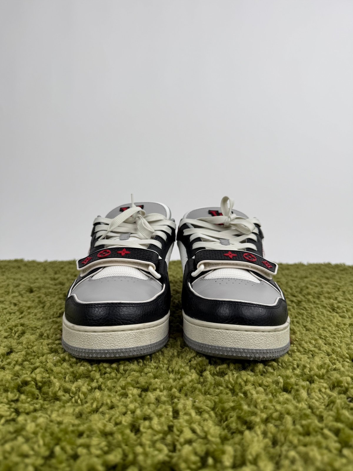 Louis Vuitton Trainer Nera multicolor 9 - Second Hand Di Fiore