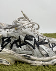 Balenciaga Runner Size 40 bianche e nere effetto usato