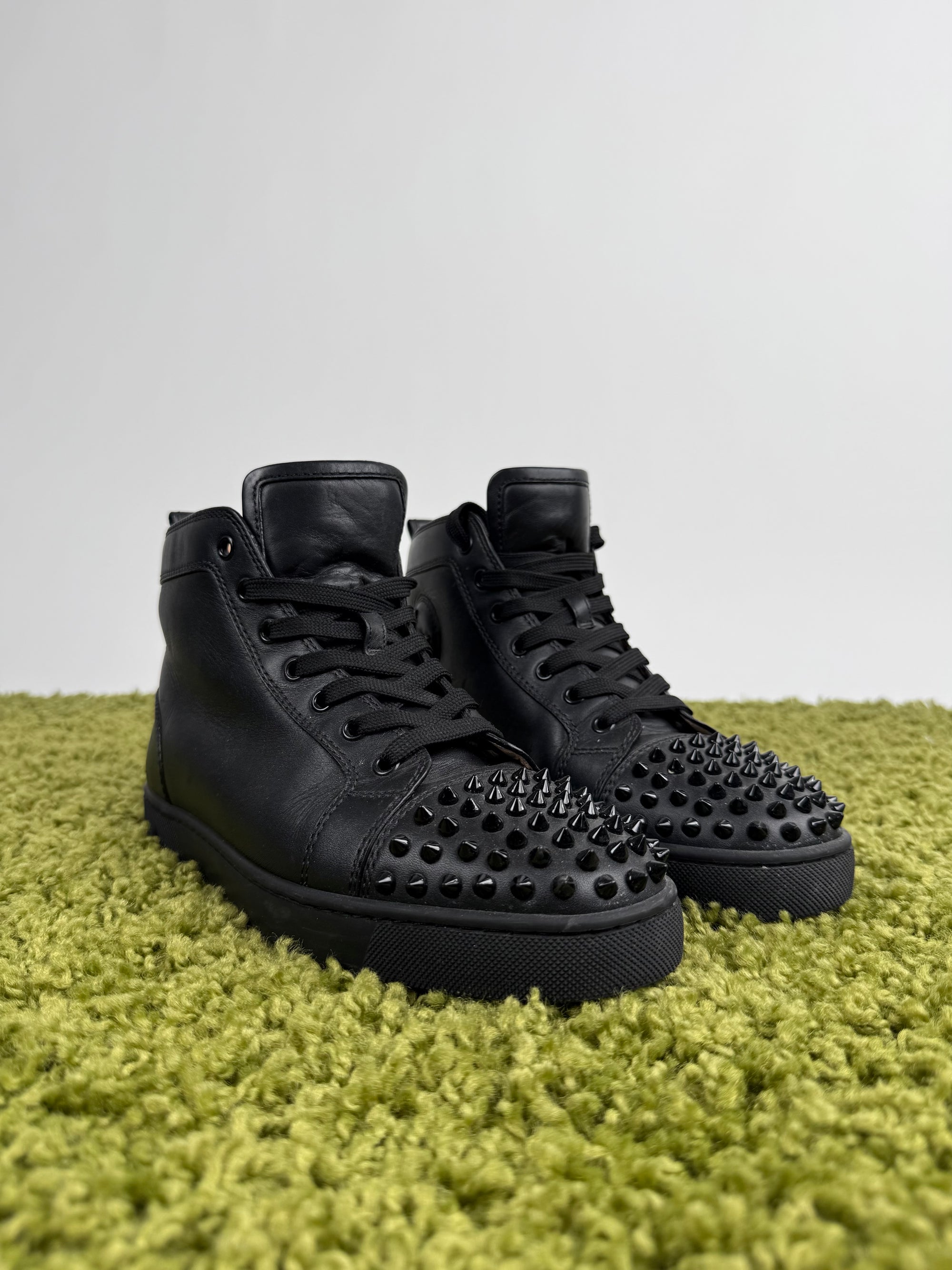 Christian Louboutin Spikes in Pelle Nera 40