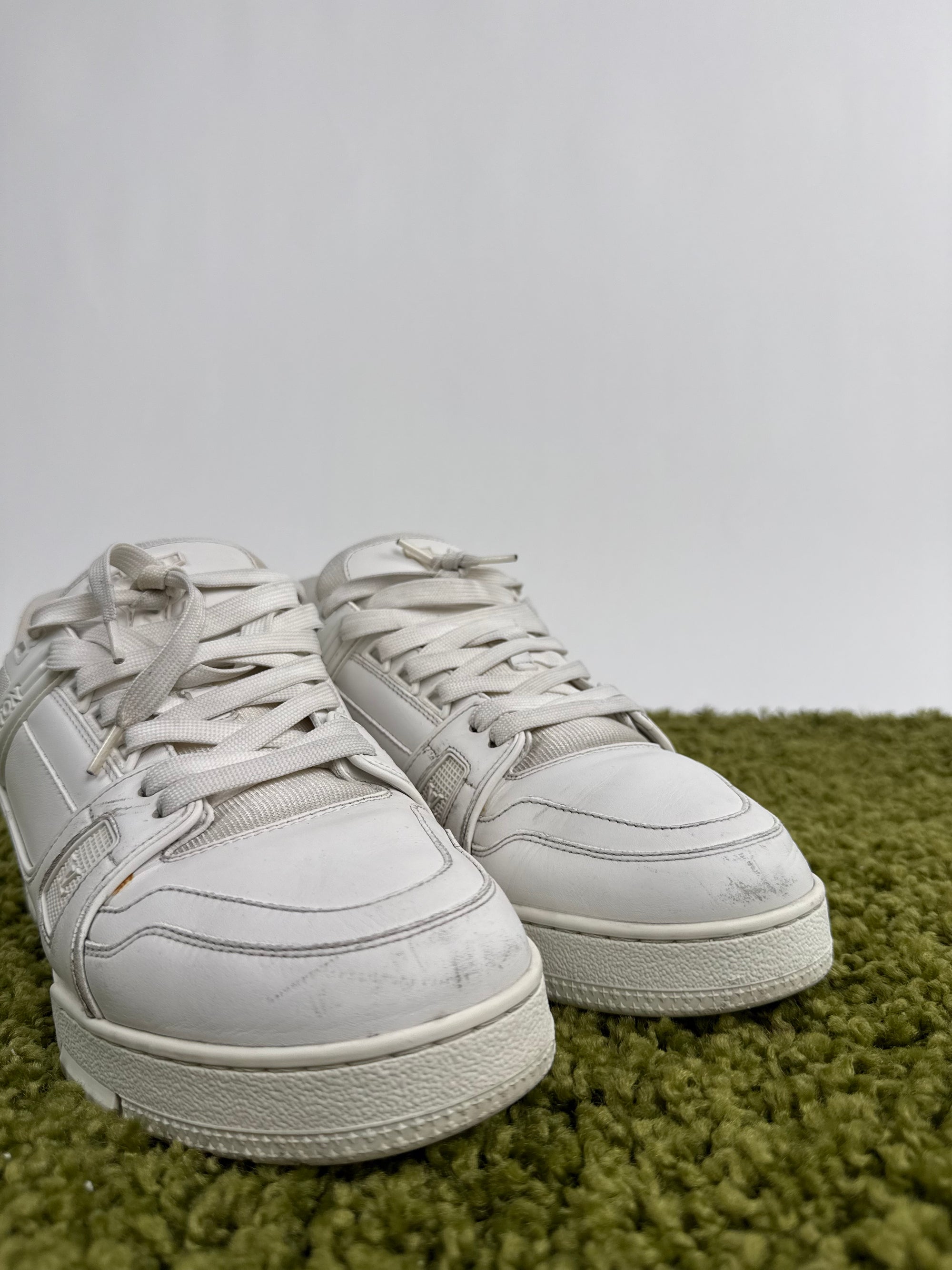 Louis Vuitton Trainer 42 veste 43