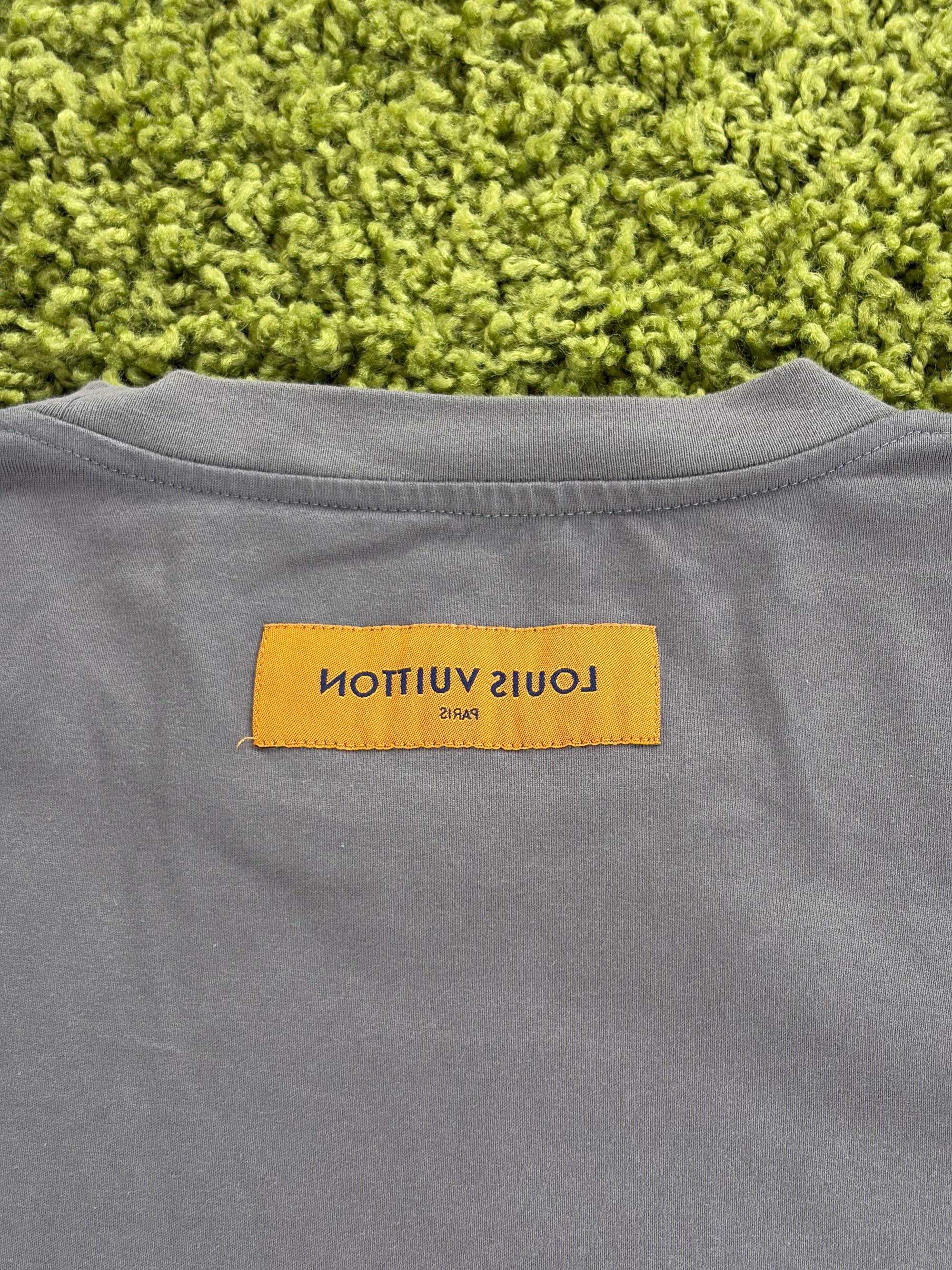 T shirt Louis Vuitton Size XL grigia