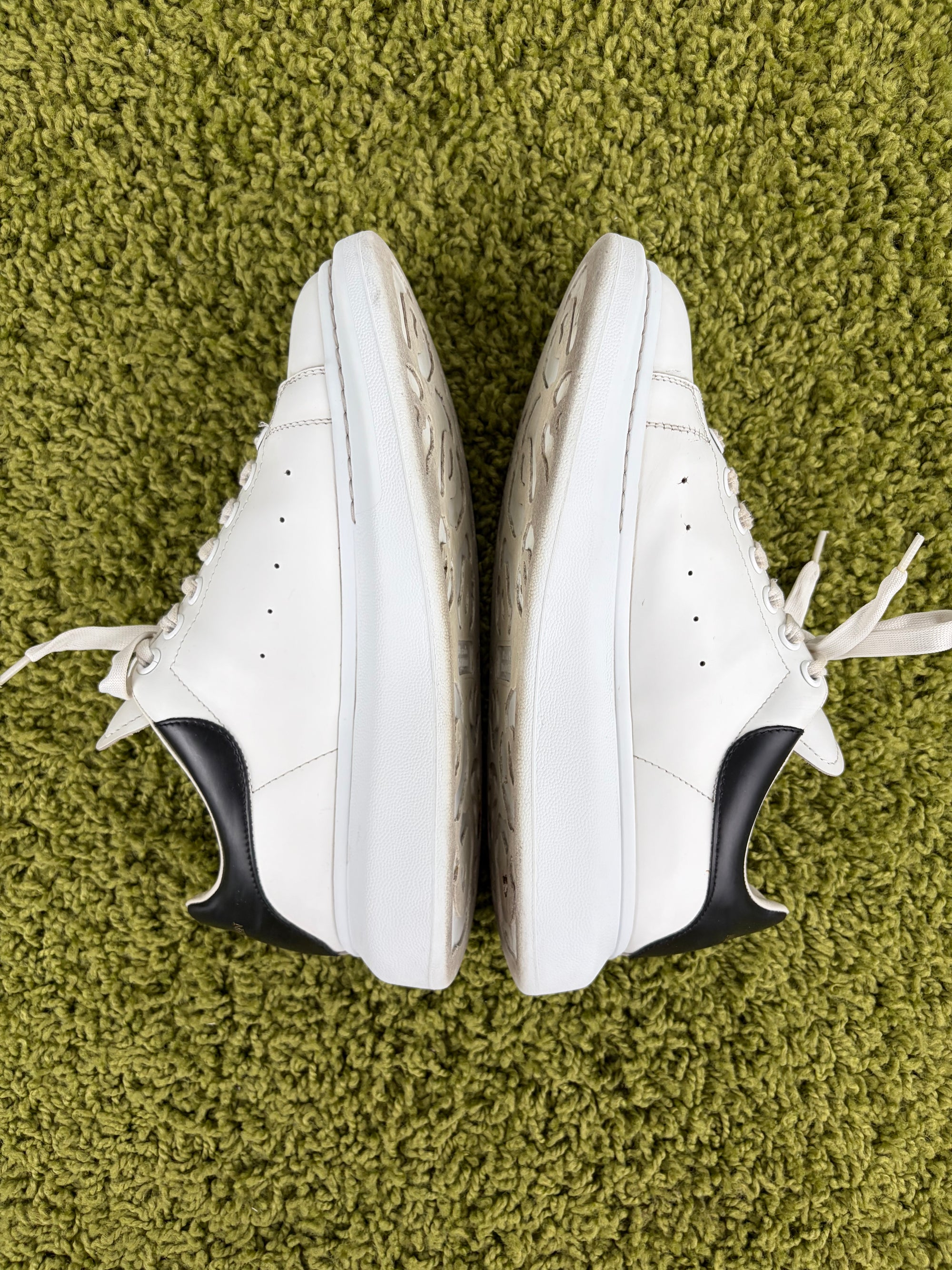 Mcqueen Size 42 bianche e nere