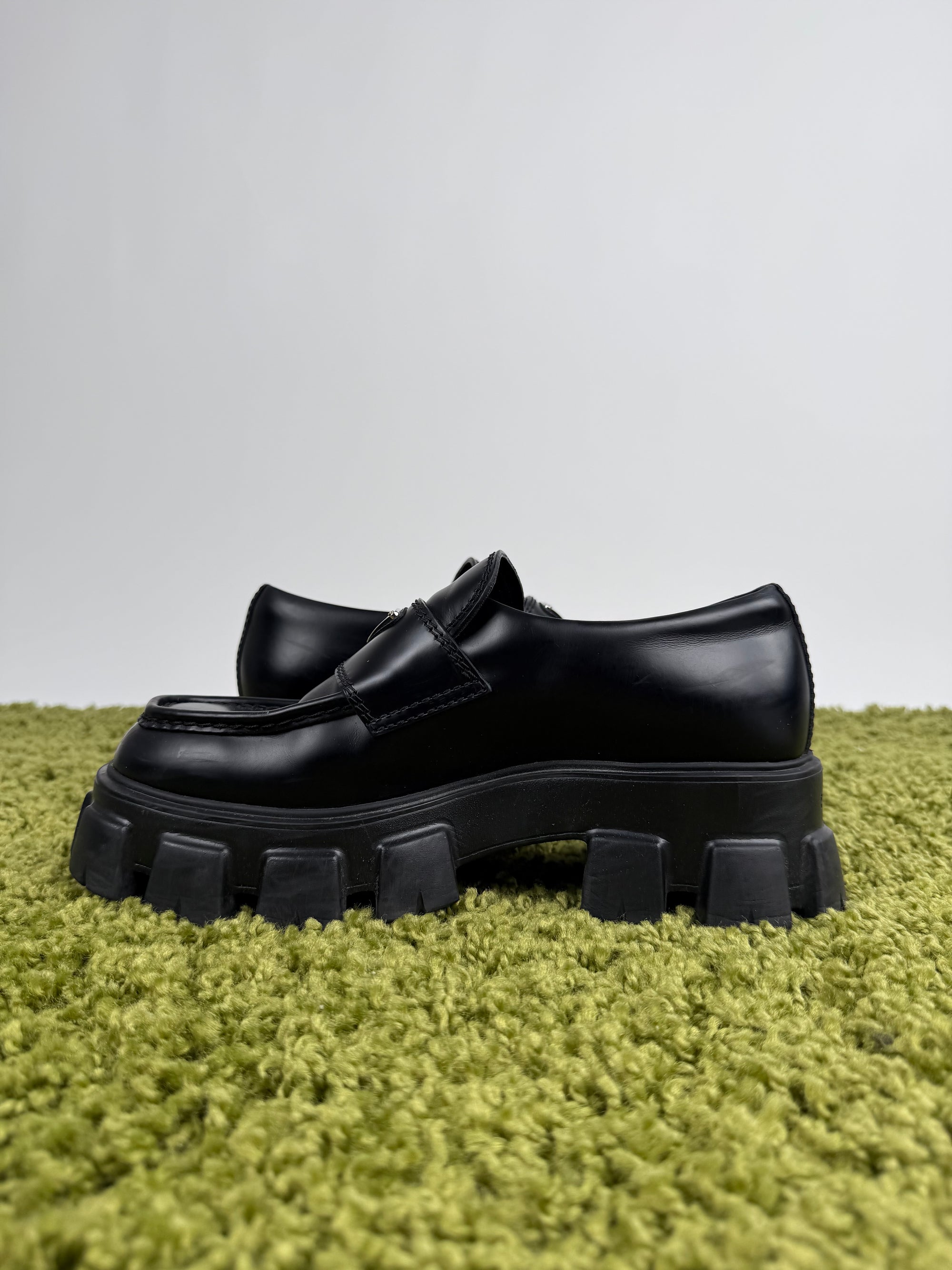 Mocassini Prada Neri in pelle 8.5