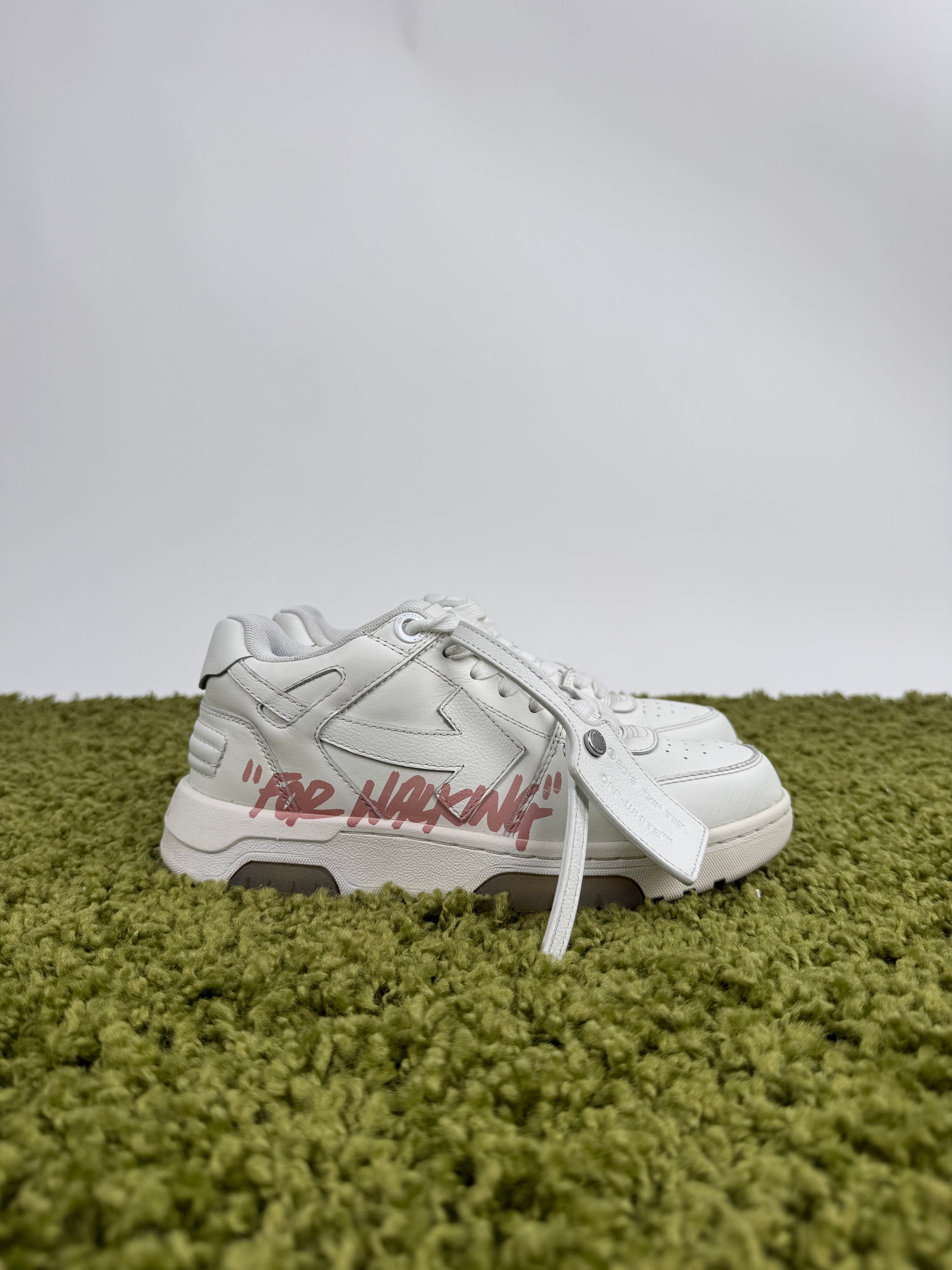 Off White Out Of Office 36