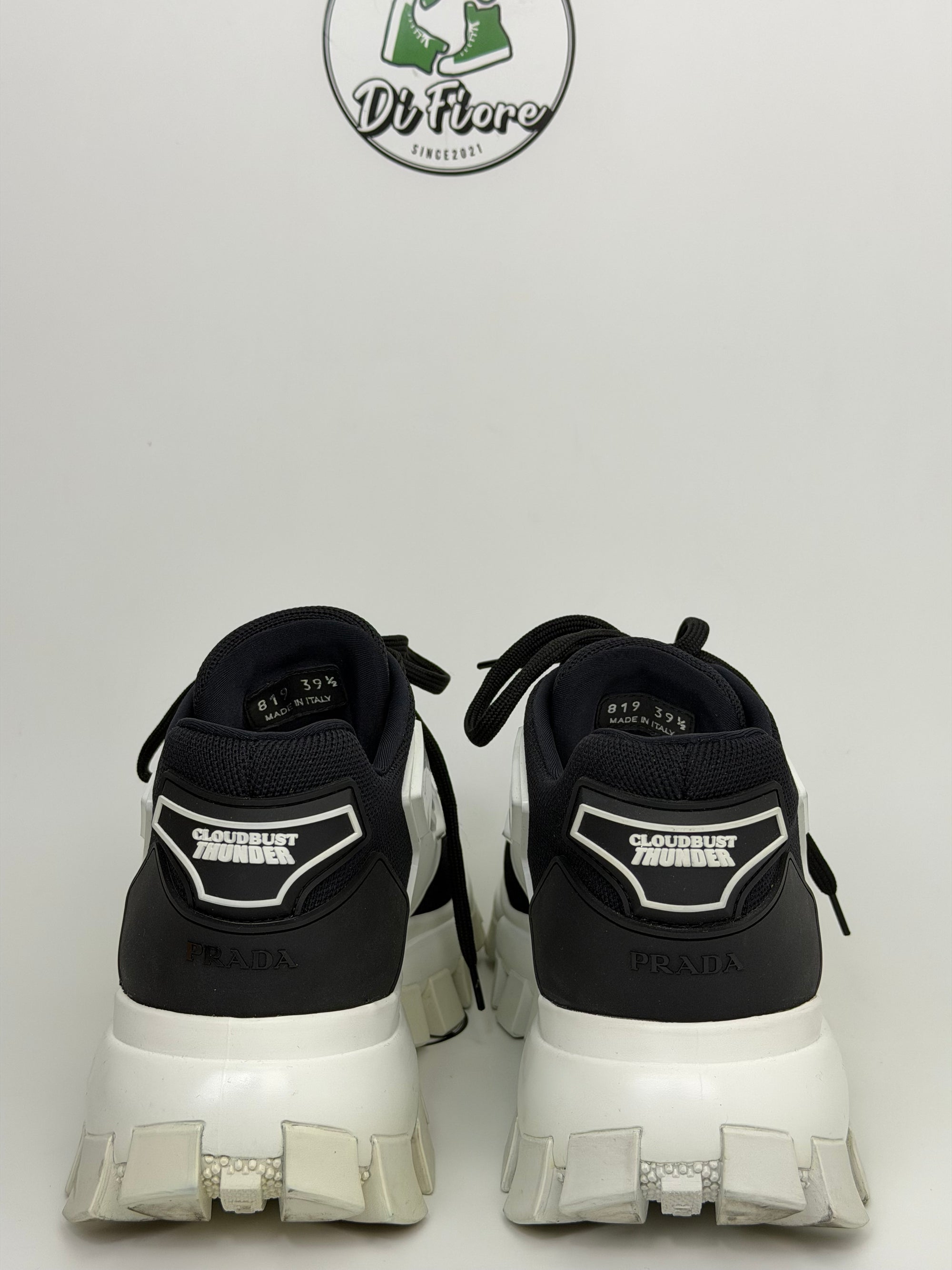 Prada Thunder Size 39.5 bianche e nere