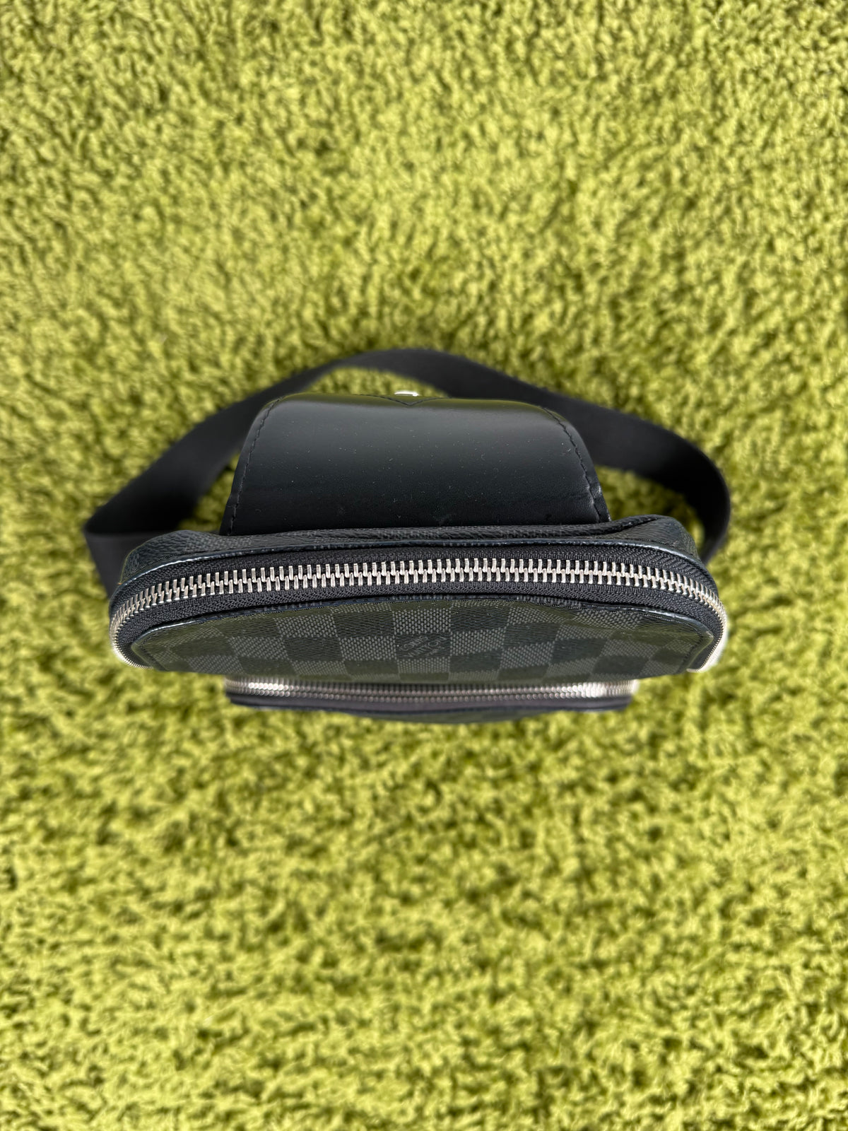Mono spalla Louis Vuitton Avenue Sling Nero