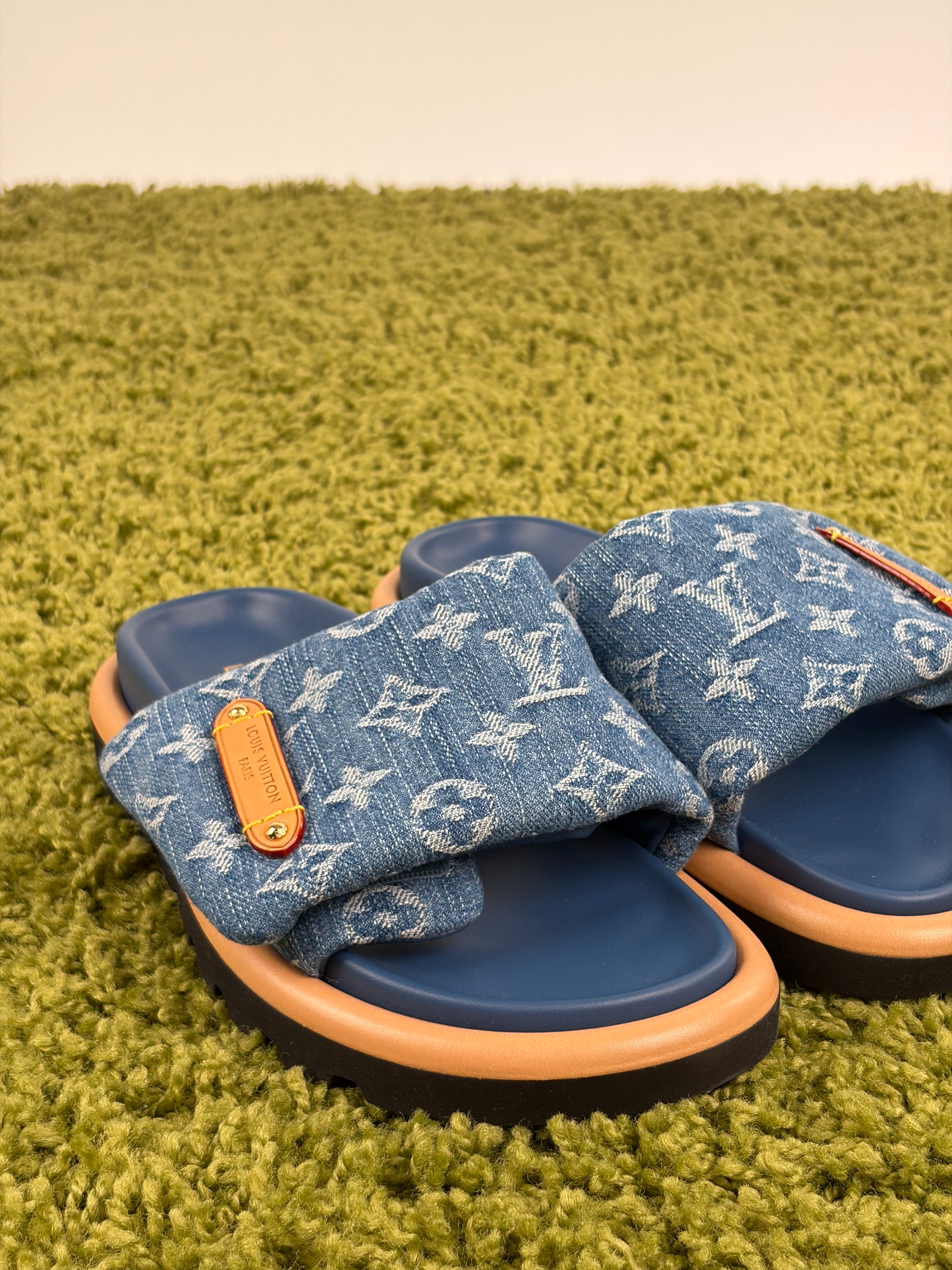 Ciabatte louis vuitton Mule bassa pool pillow Size 35 azzurre e blu