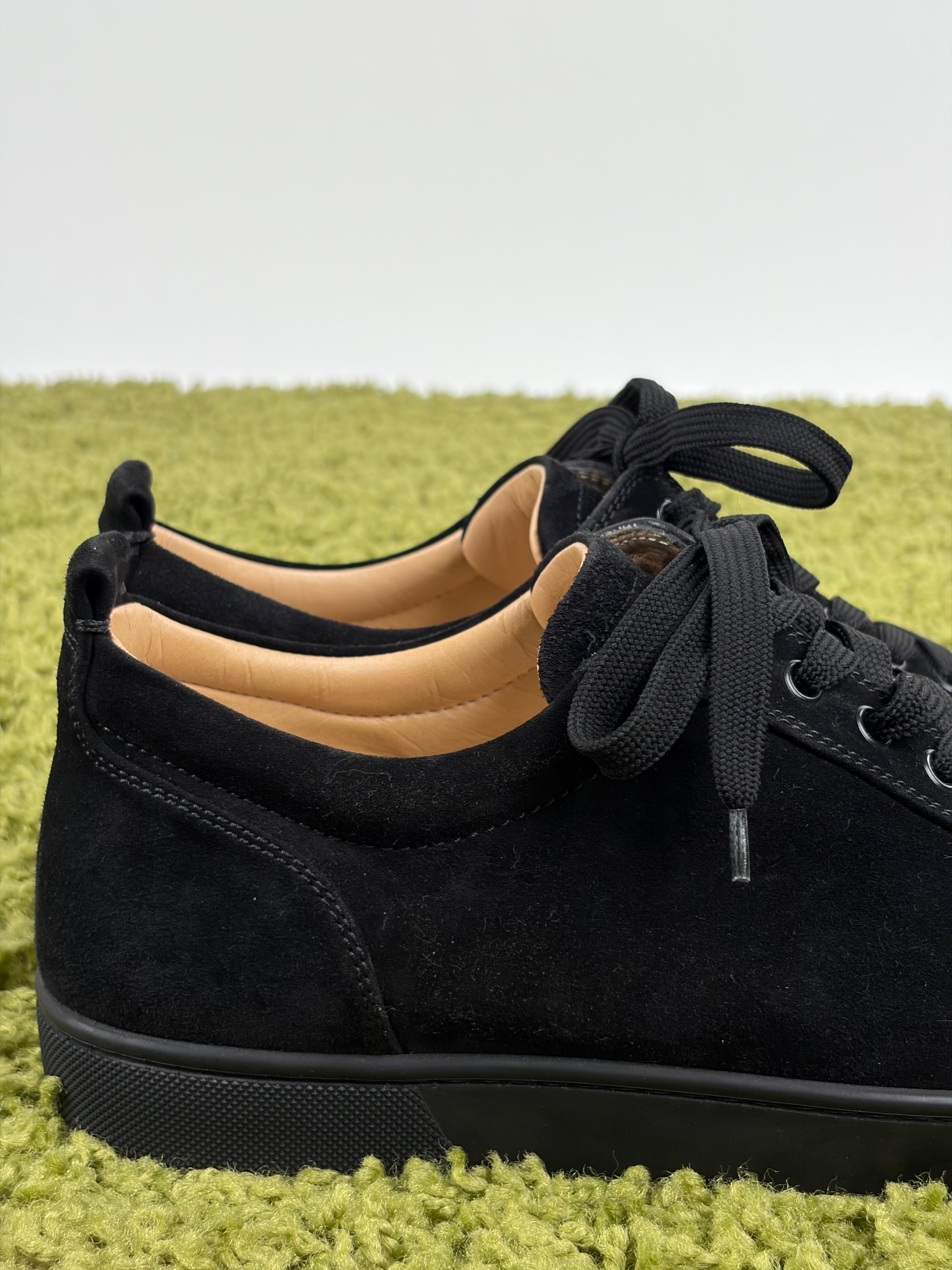 Louboutin Size 42.5 nere