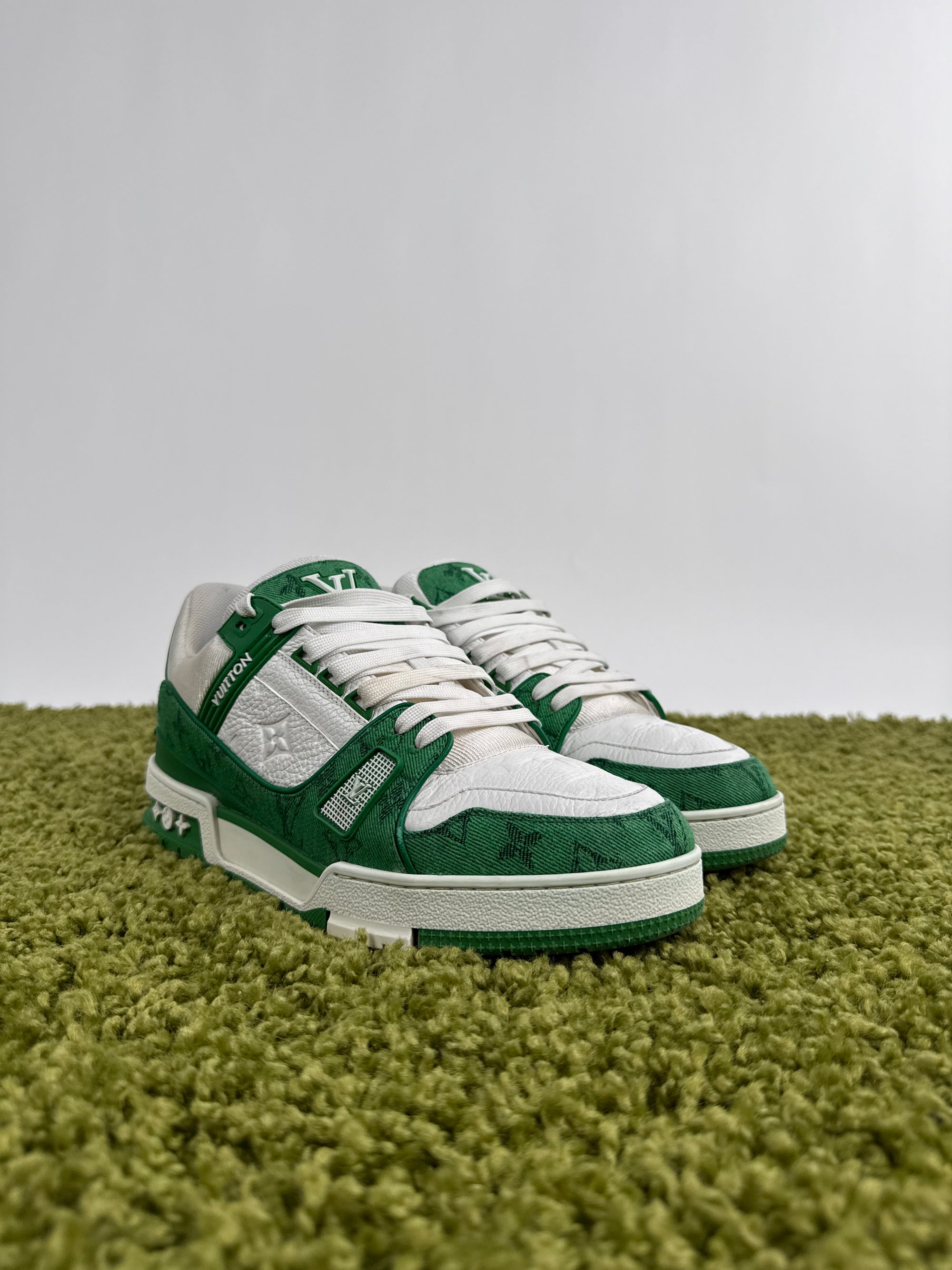 Louis Vuitton Trainer 42 veste 43