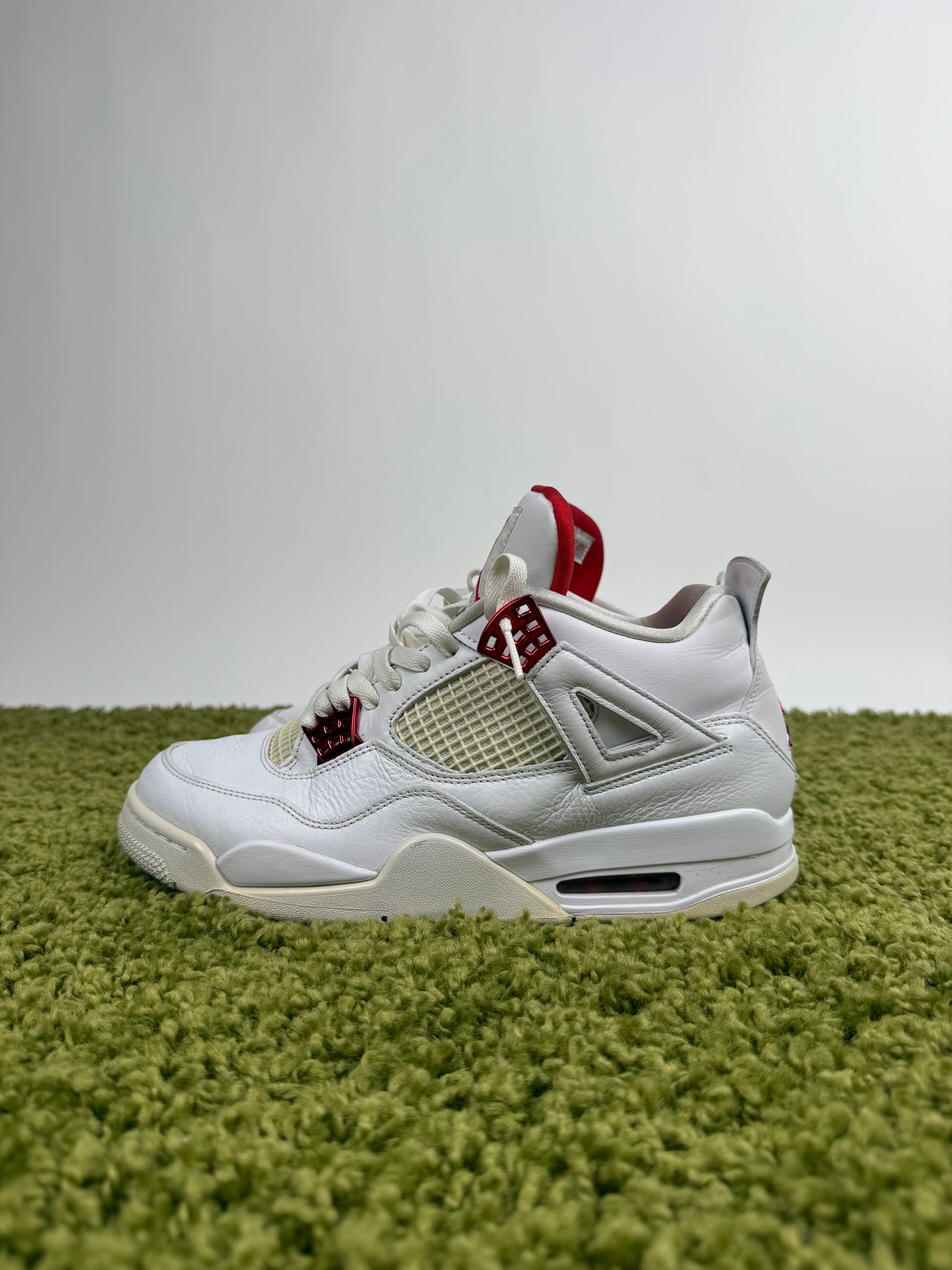 Jordan 4 Retro Metallic Red 44