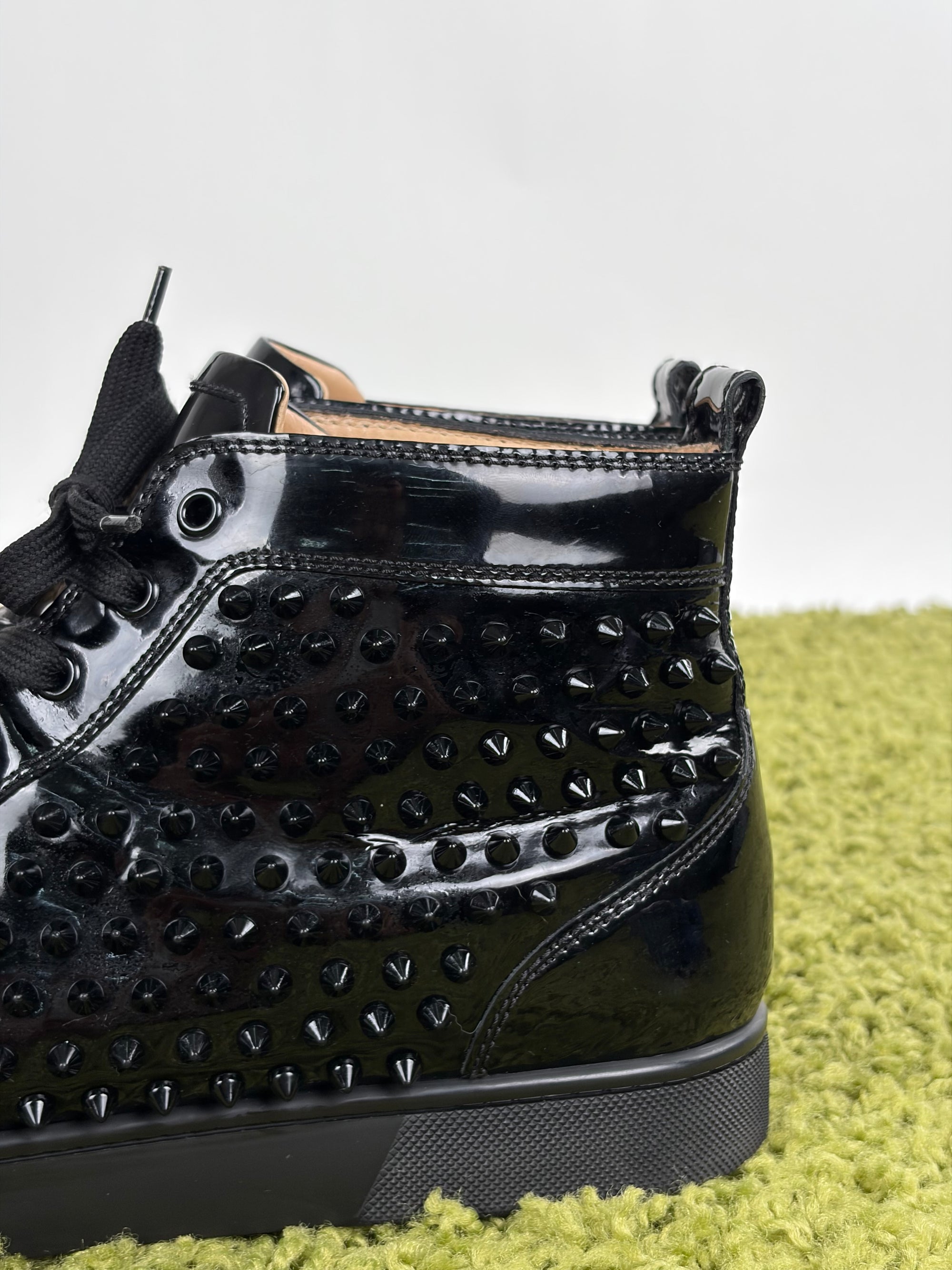 Louboutin alte Size 44.5 nere lucide