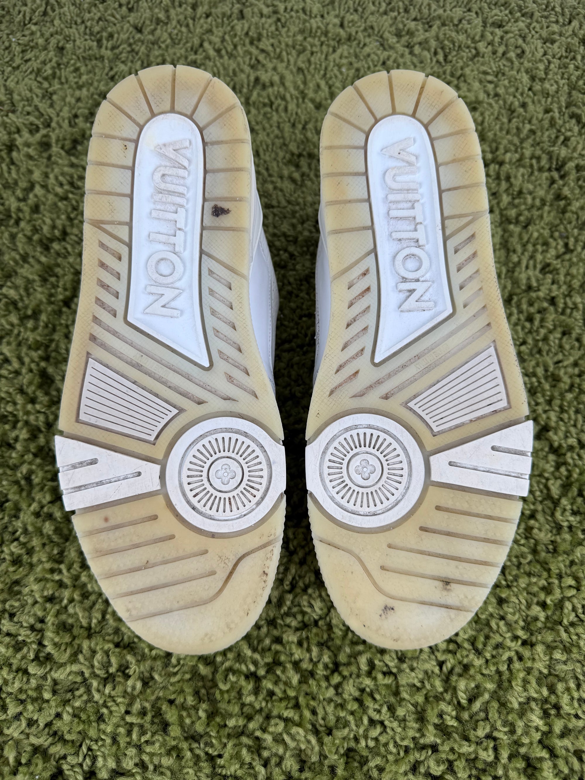 Louis Vuitton Trainer Bianca 7.5