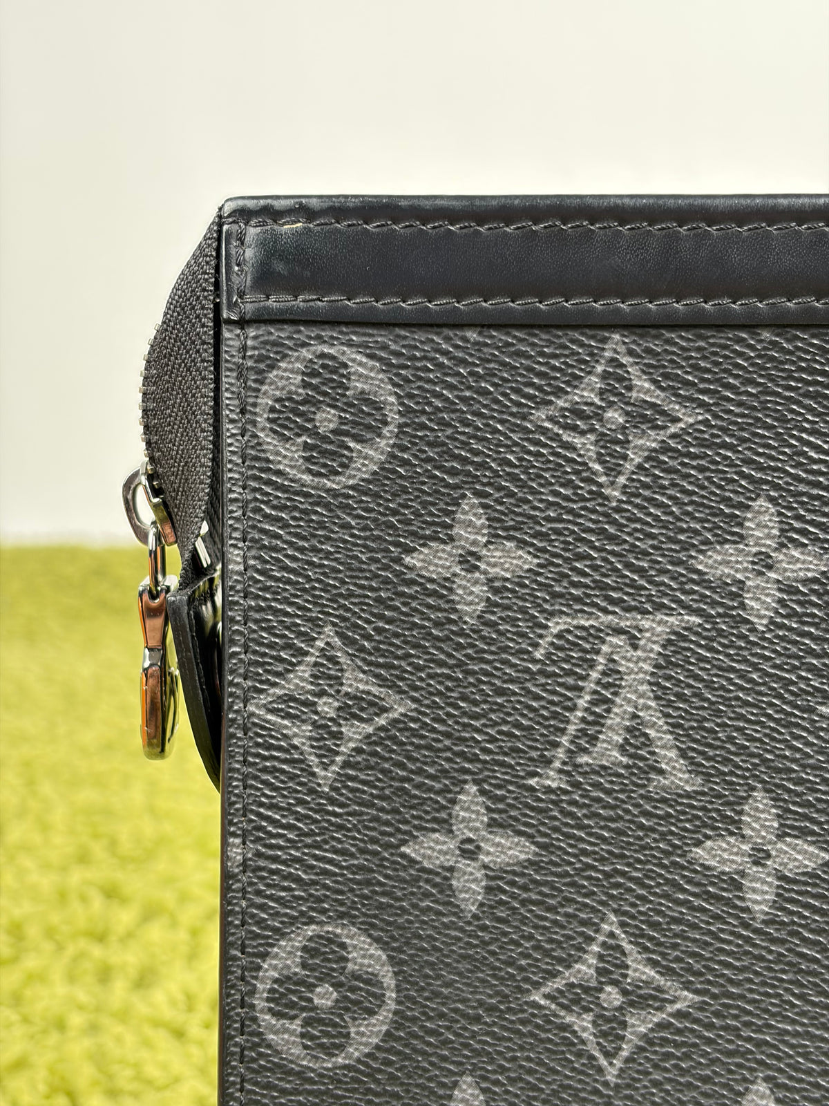Pochette Louis Vuitton Voyage MM Nero