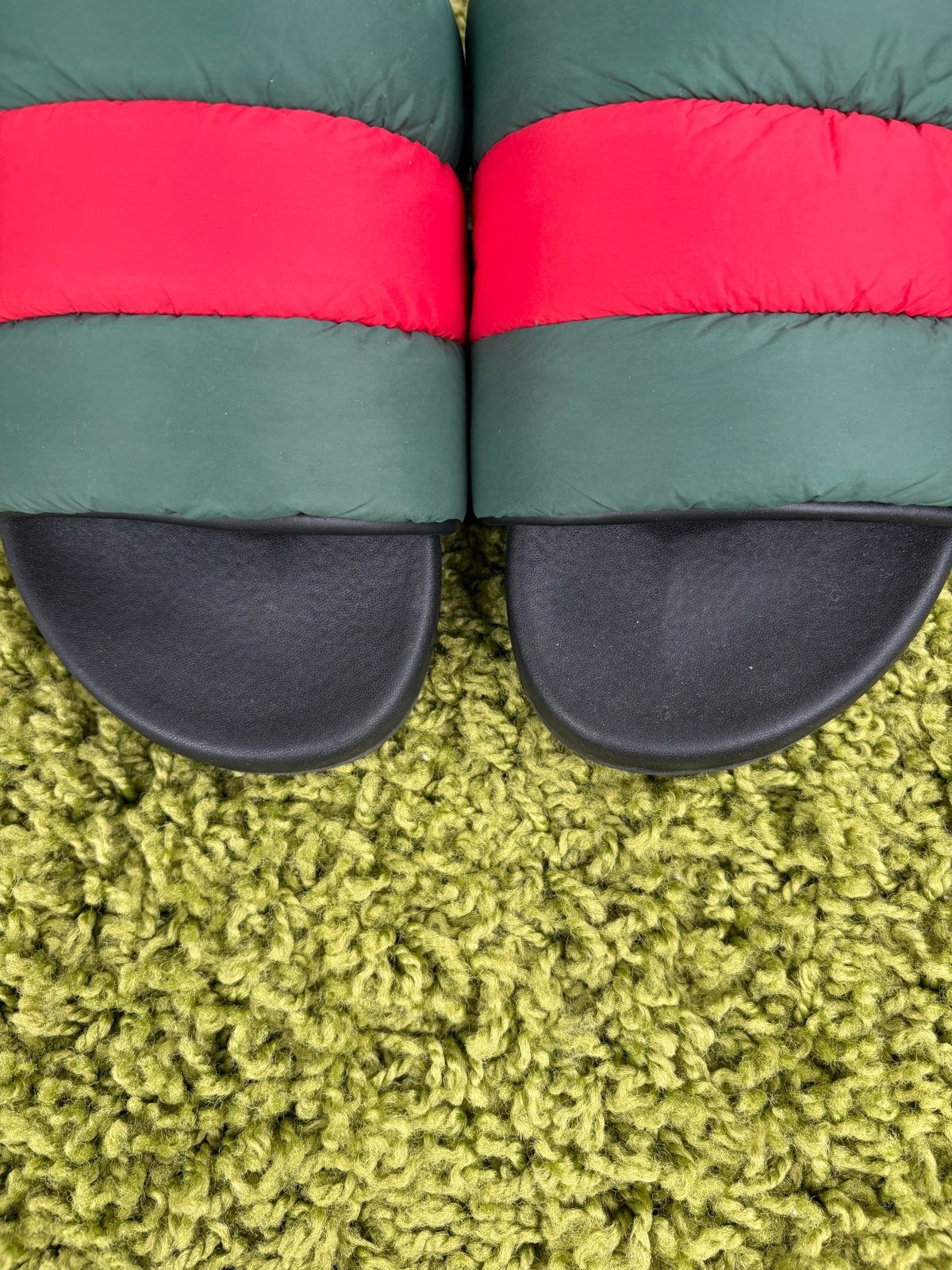 Sandali Slide Imbottiti Gucci Neri 9 - Second Hand Di Fiore