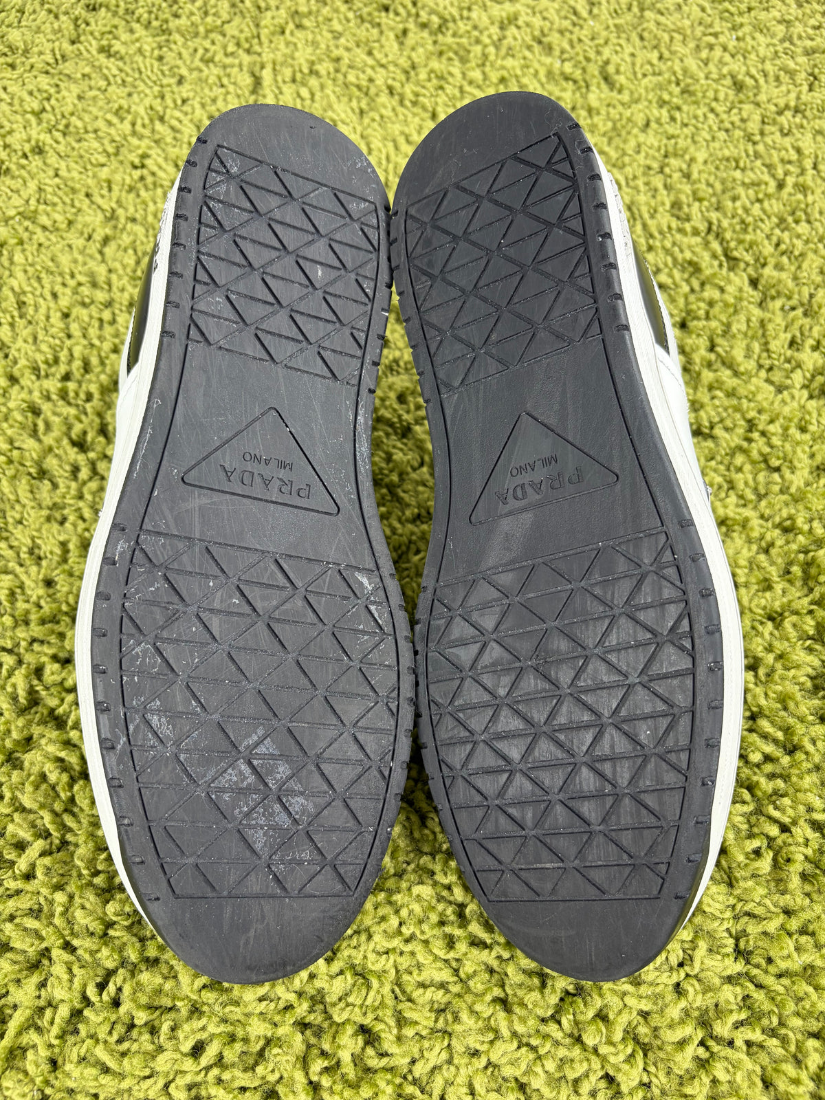 Prada Downtown Nera 8.5