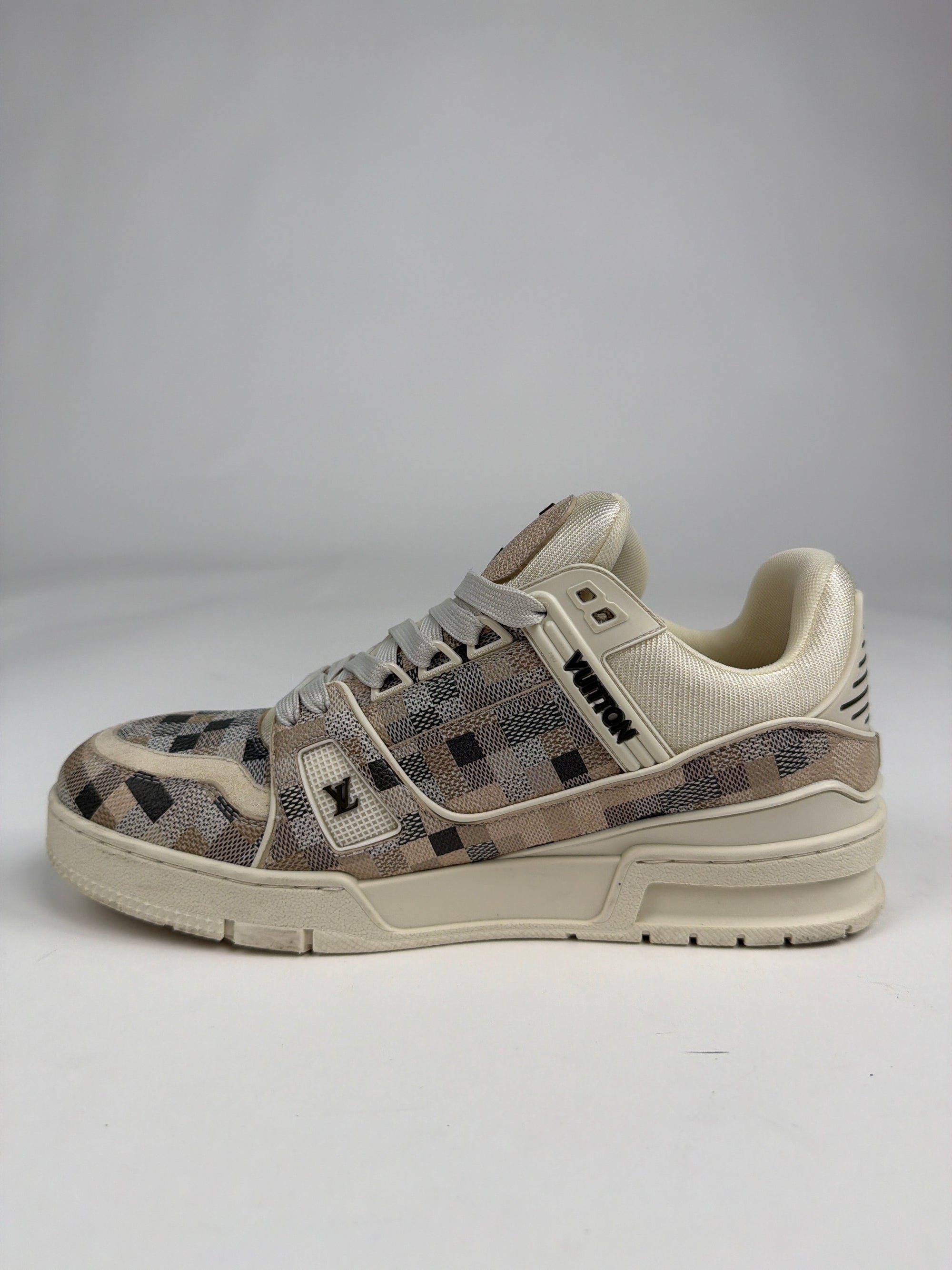 Louis Vuitton trainer Size 6=40 veste 41