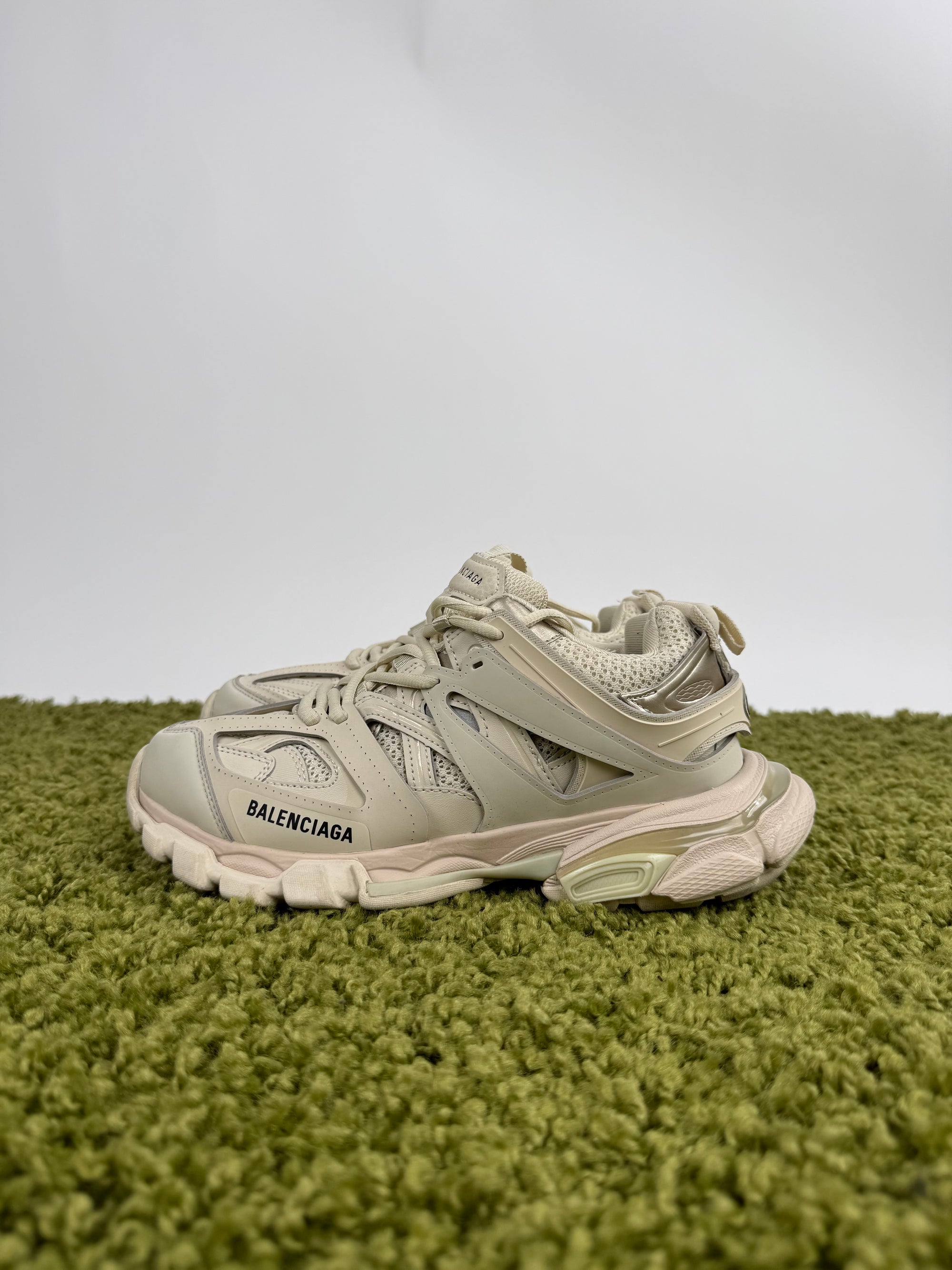 Balenciaga Track 39