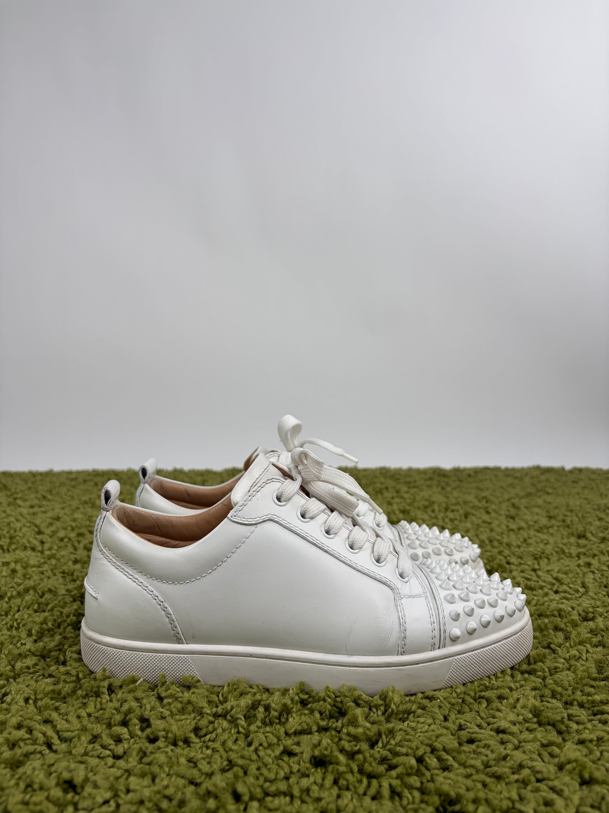Louboutin basse Size 39 bianche