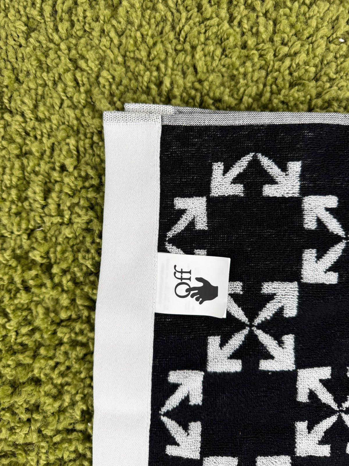 Telo da Bagno Off White grande e piccolo Nero Bianco - Second Hand Di Fiore