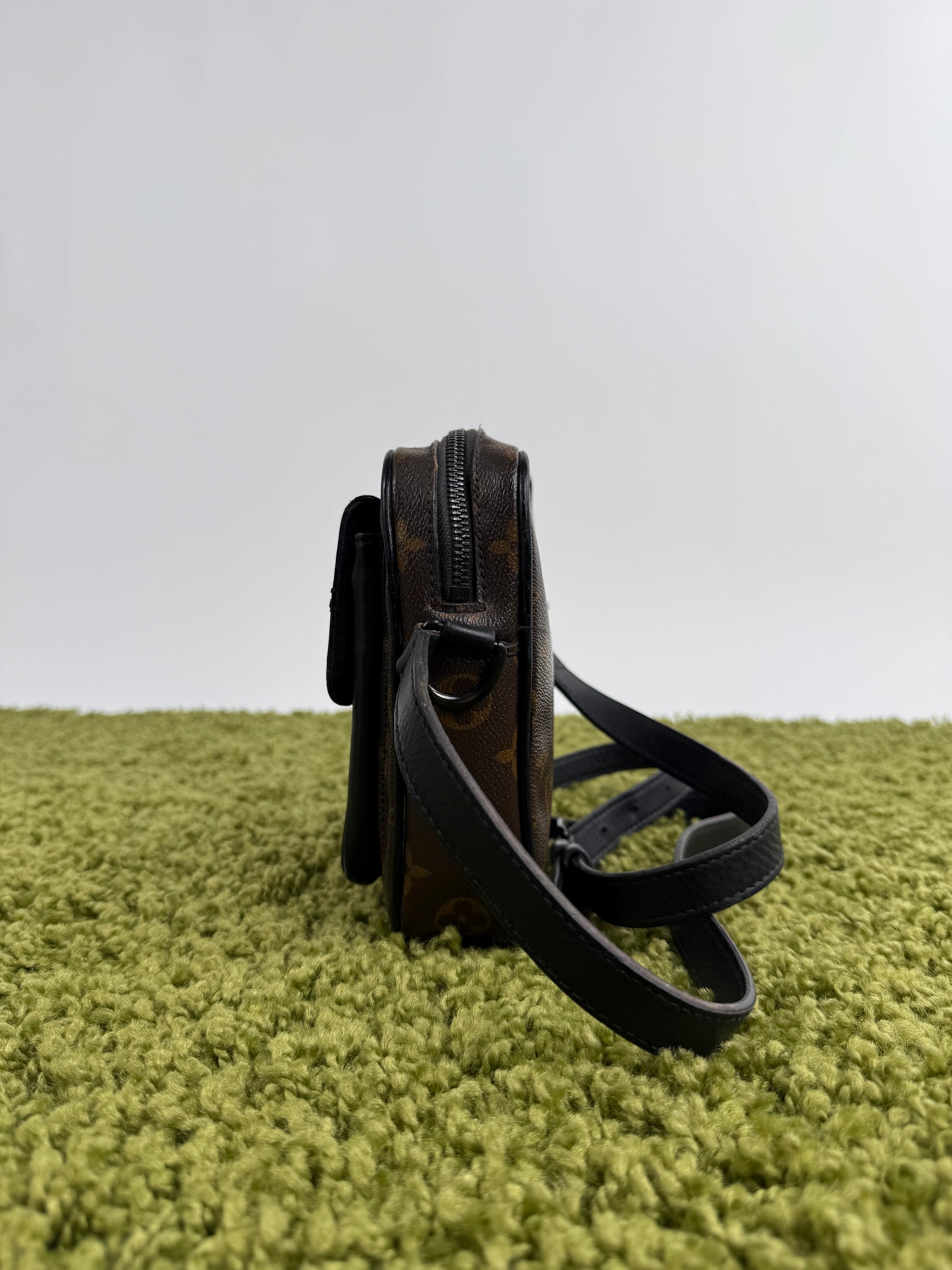 tracolla Louis Vuitton Christopher Wearable Wallet in tela Monogram Macassar