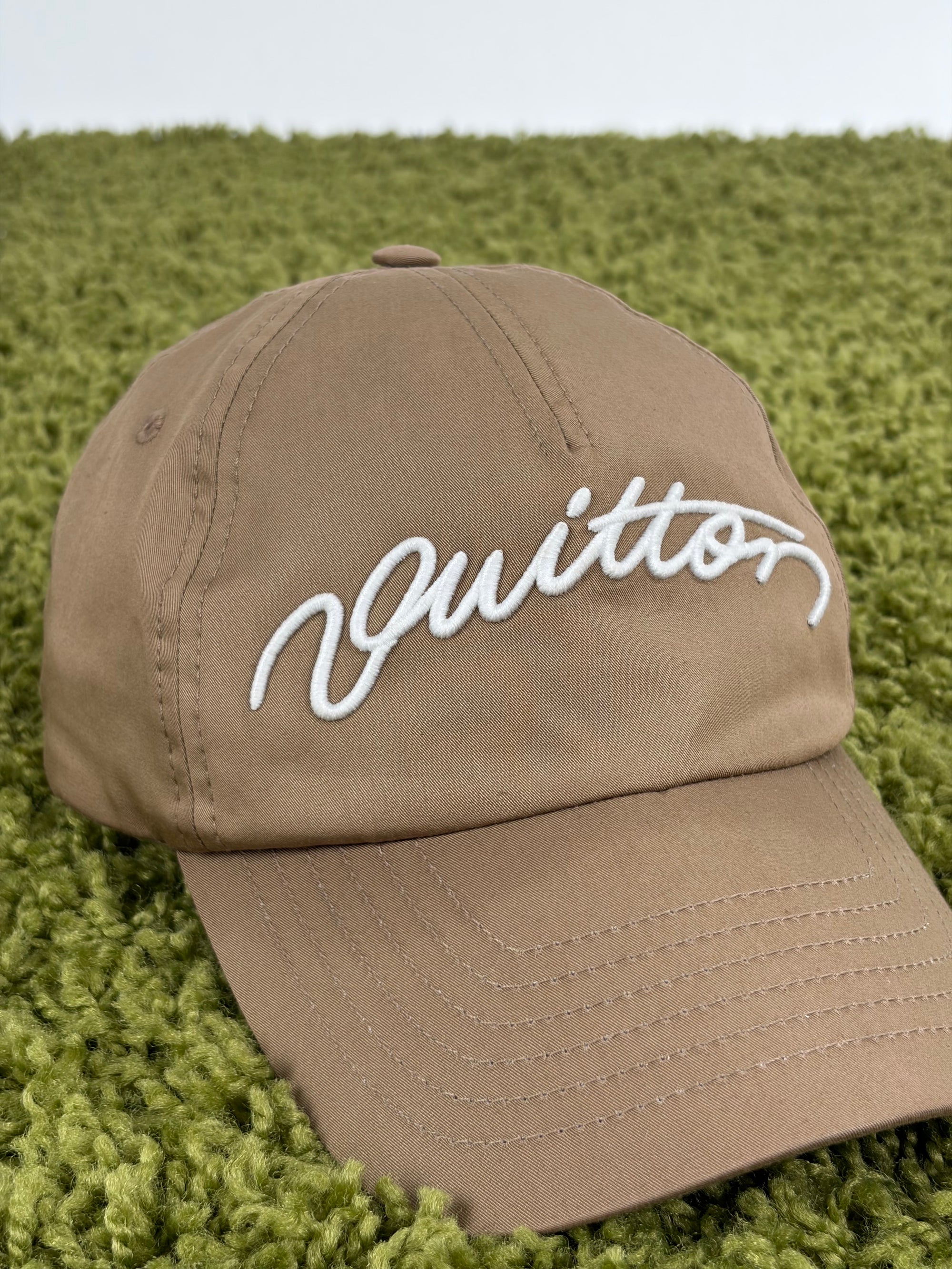 Cappello Louis Vuitton SOO Family month gift guide