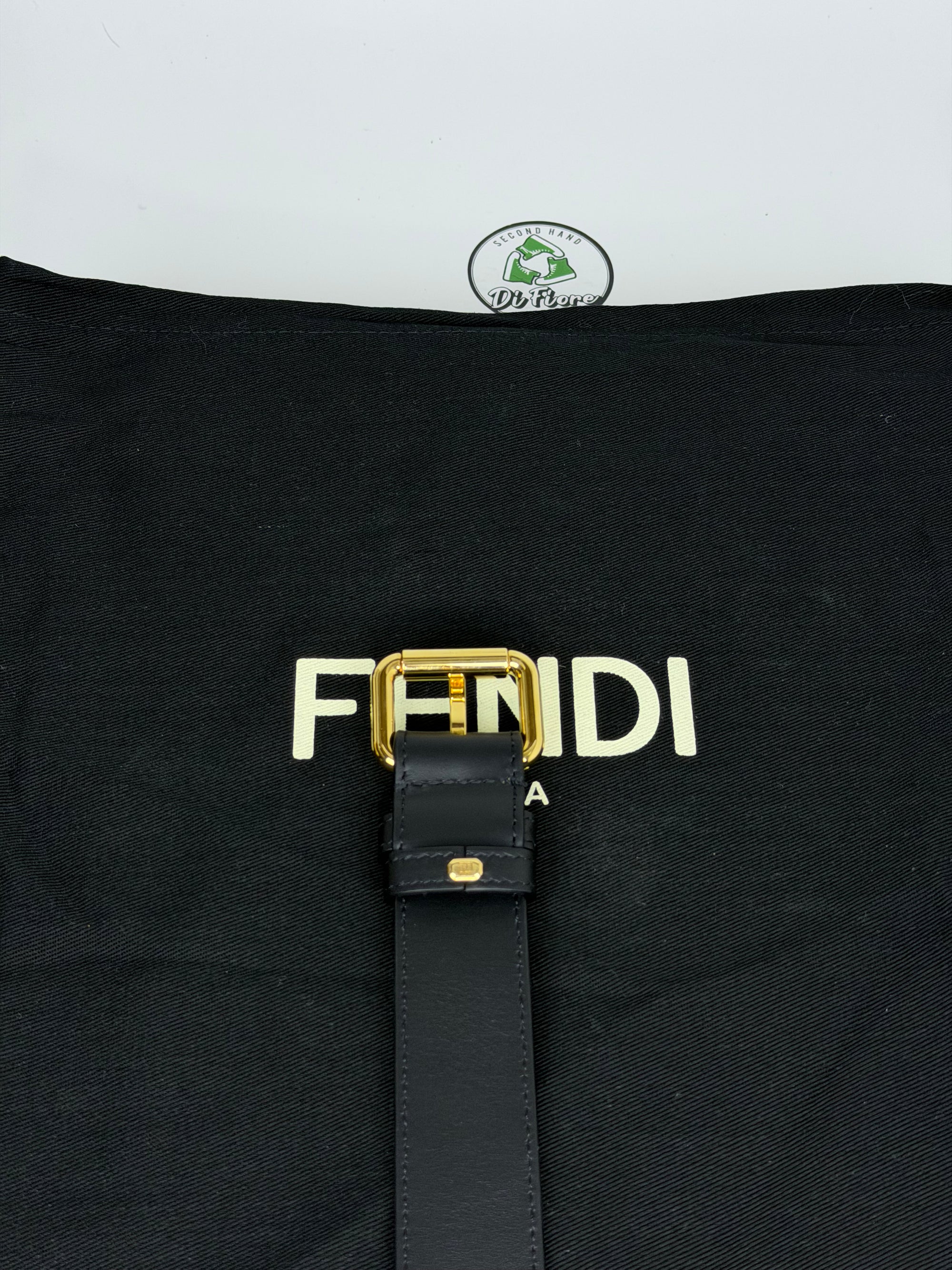 Cintura Fendi con portafogli nera