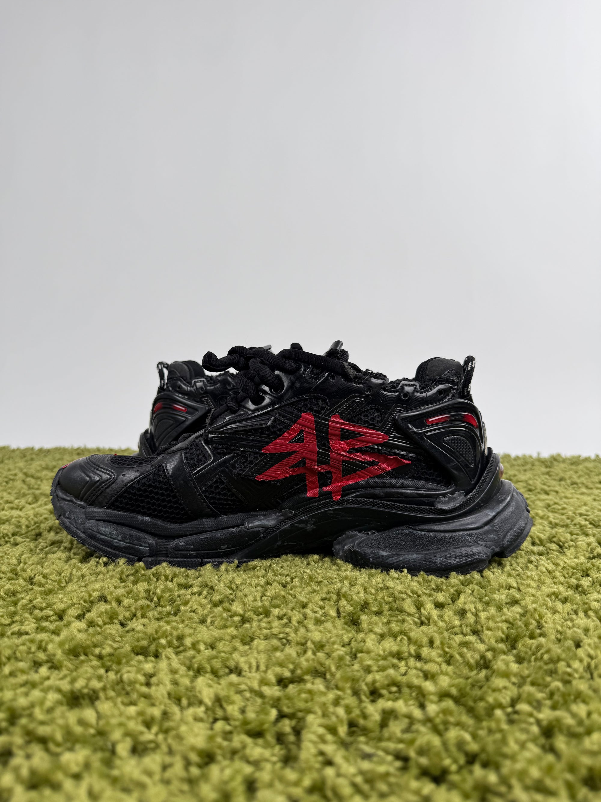 Balenciaga Runner 43