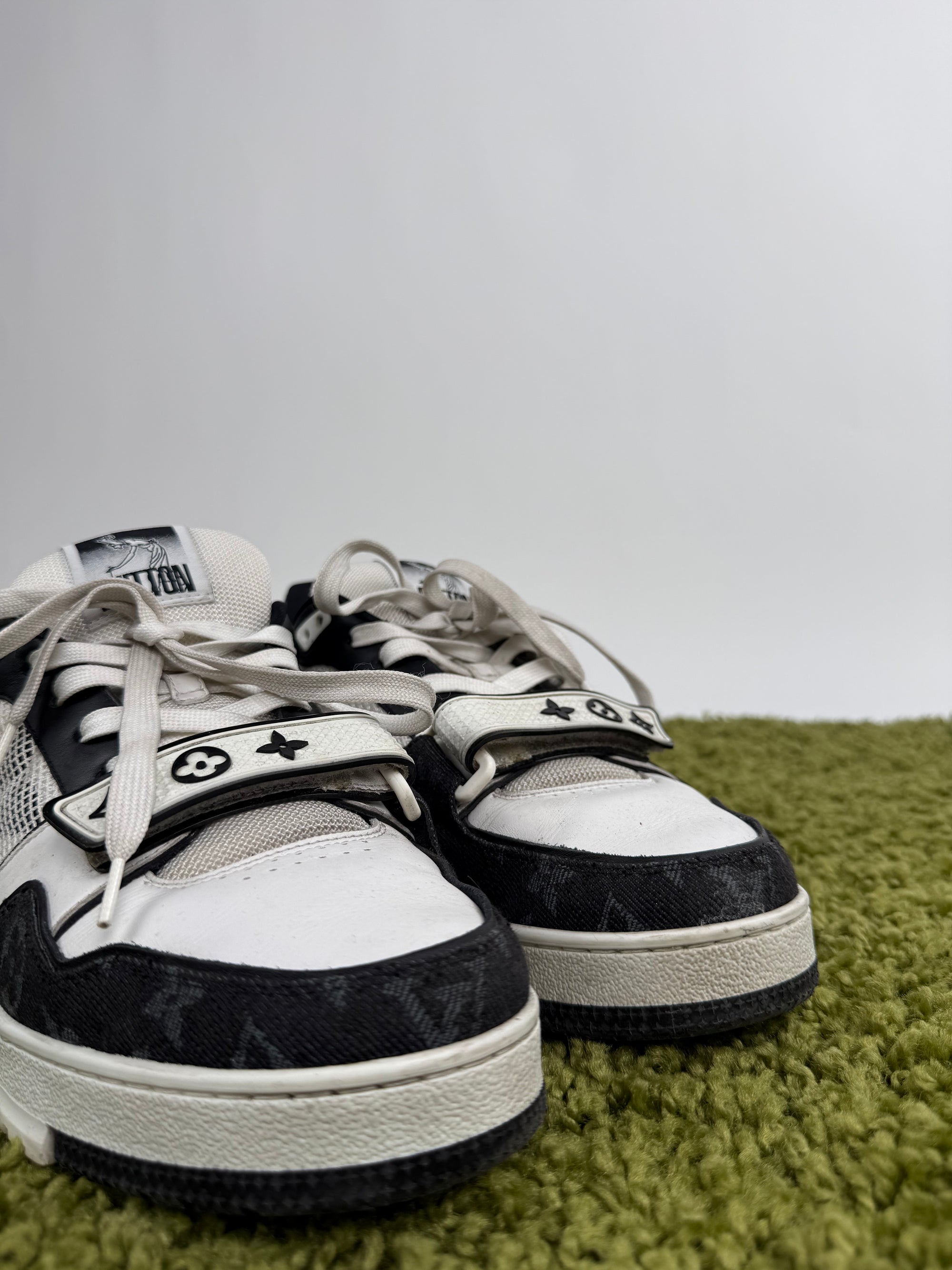 Louis Vuitton Trainer 42 veste 43