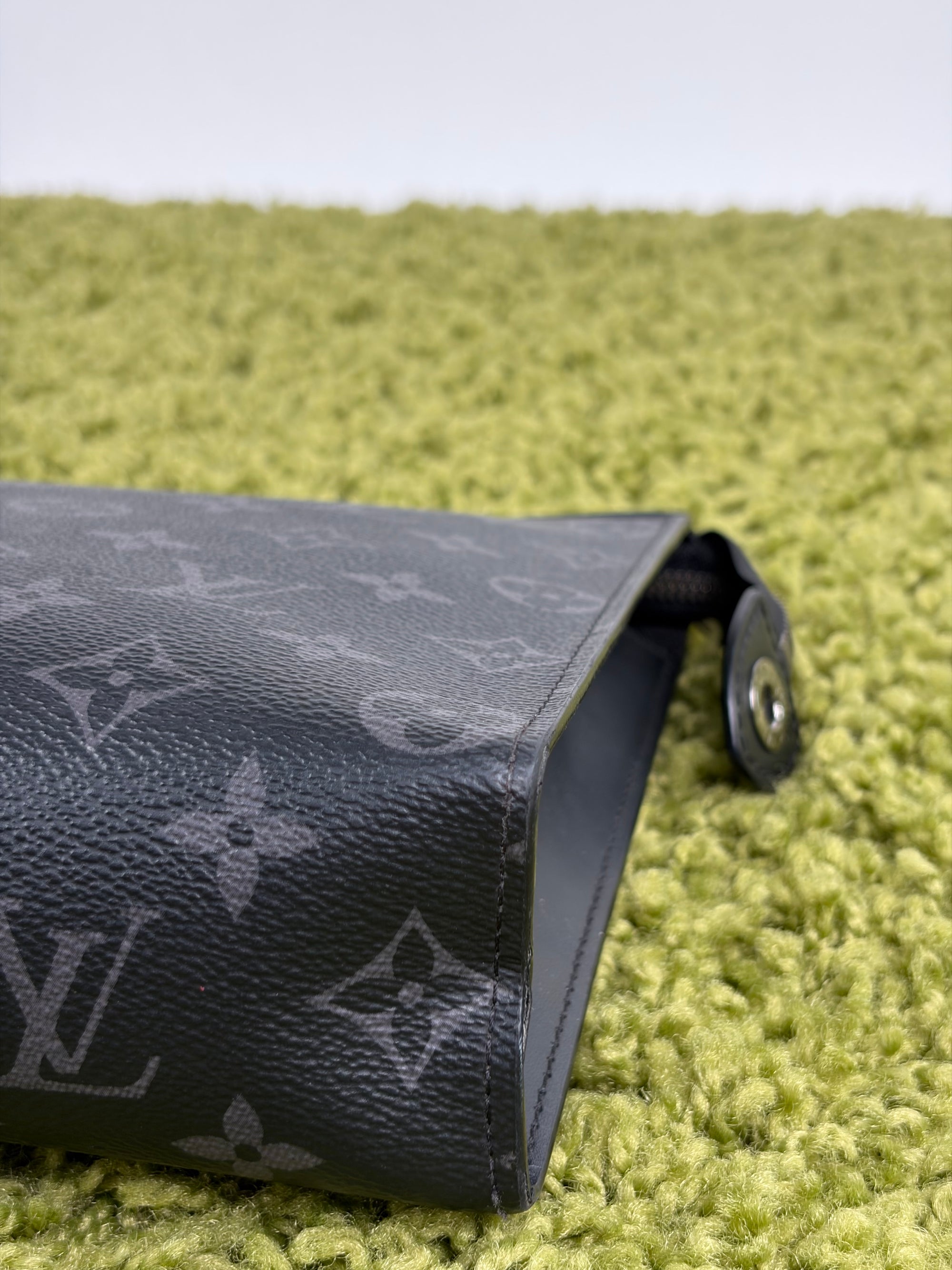 Pochette Louis Vuitton nera