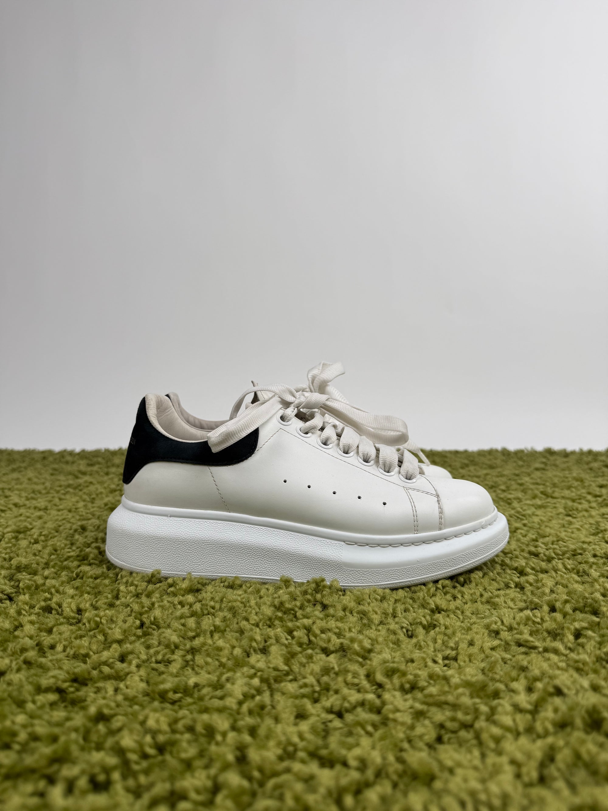 Alexander Mcqueen Sneaker 37
