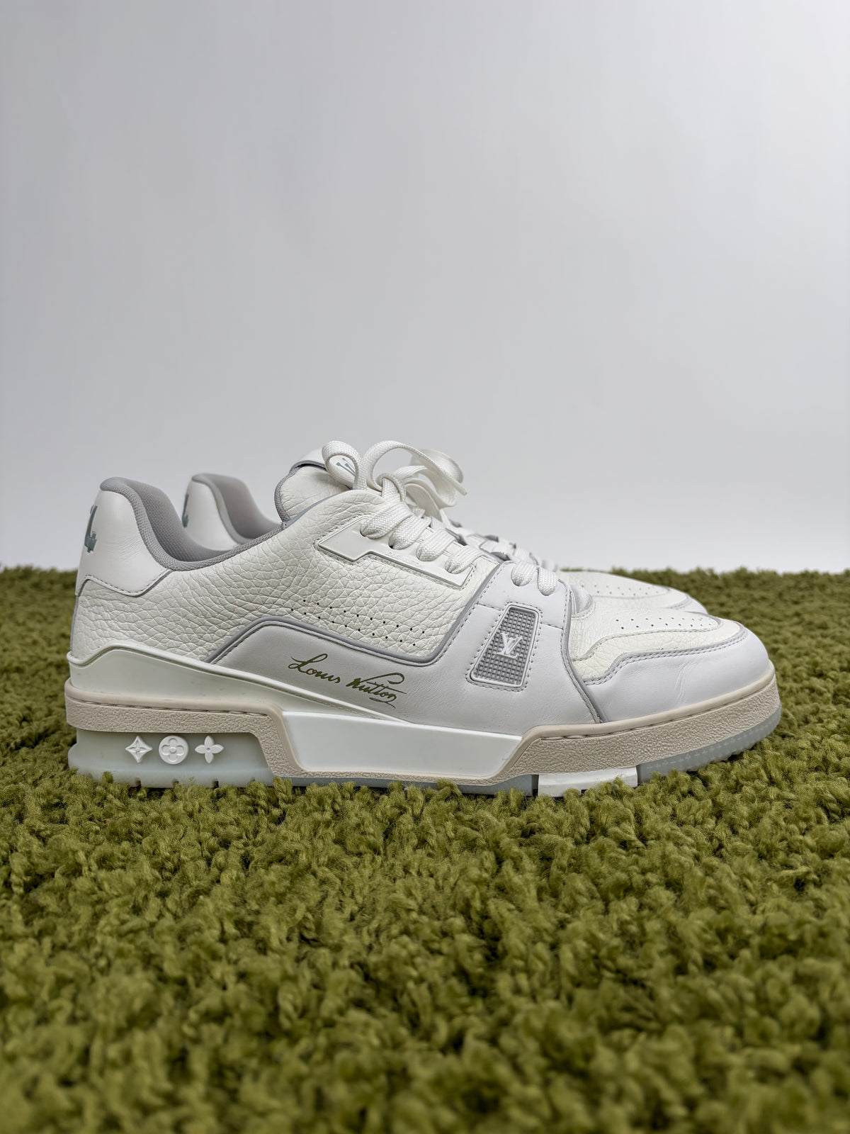 Louis Vuitton Trainer Bianca 9.5