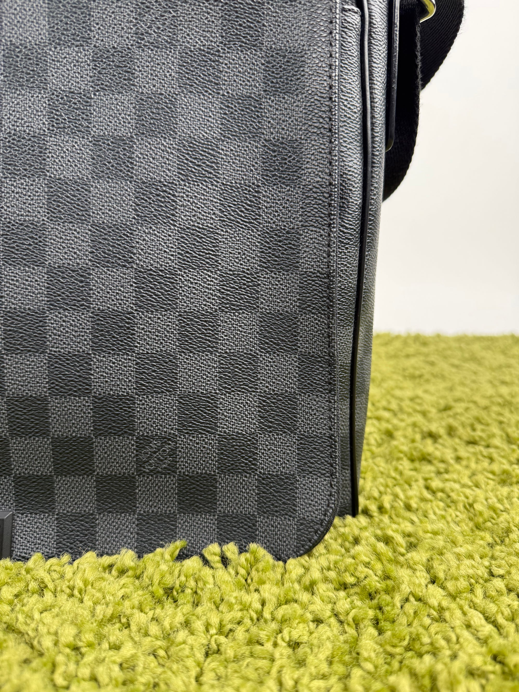Borsello Messenger District Louis Vuitton Grigio